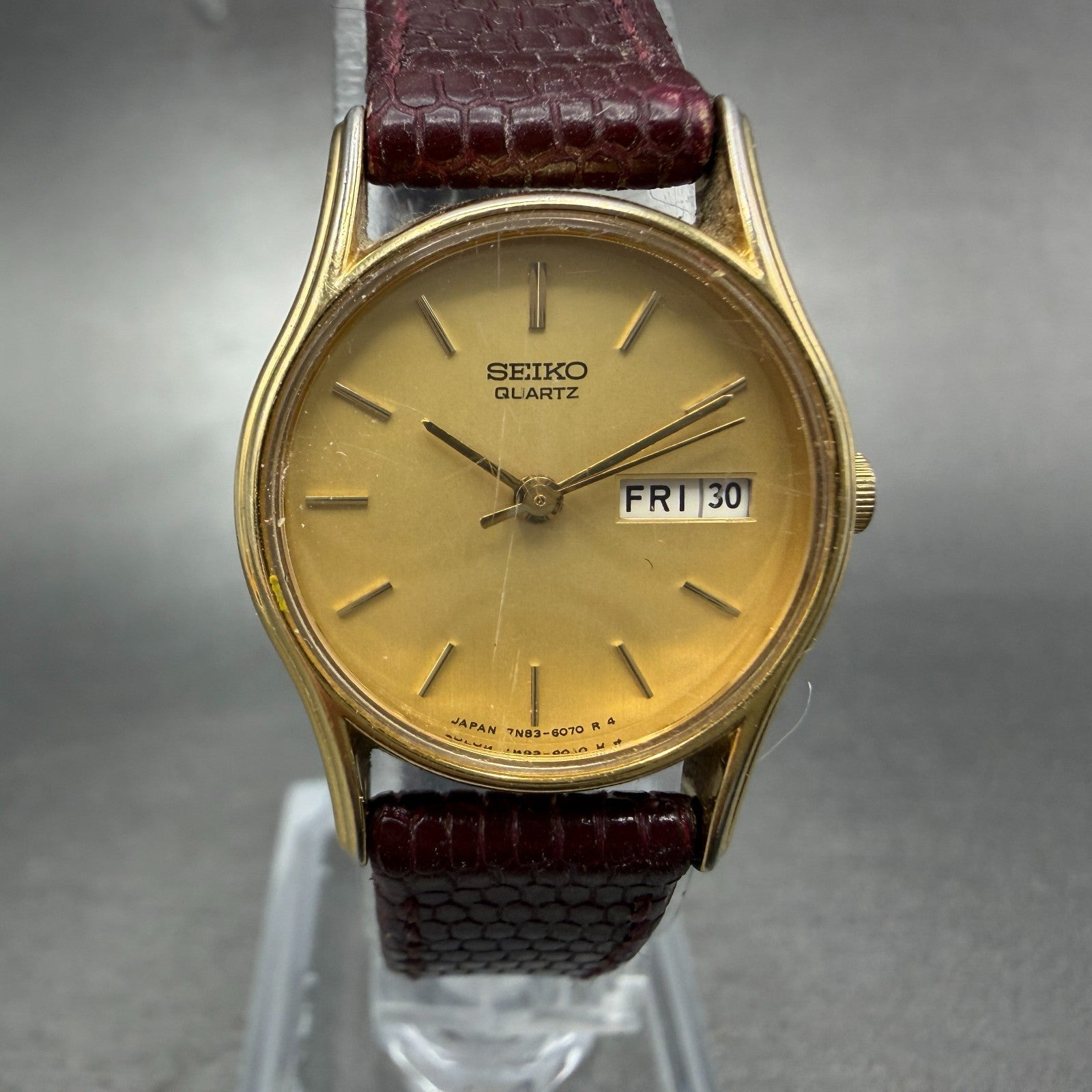Seiko Watch Women 22mm Champagne Dial Gold Tone Round Daydate 7N83-6029 New Batt0
