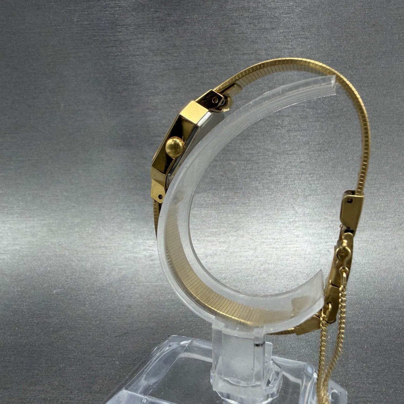 Citizen CQ Watch Women 16mm Cream Dial Gold Tone Octagon 3220-949871 New Batt6