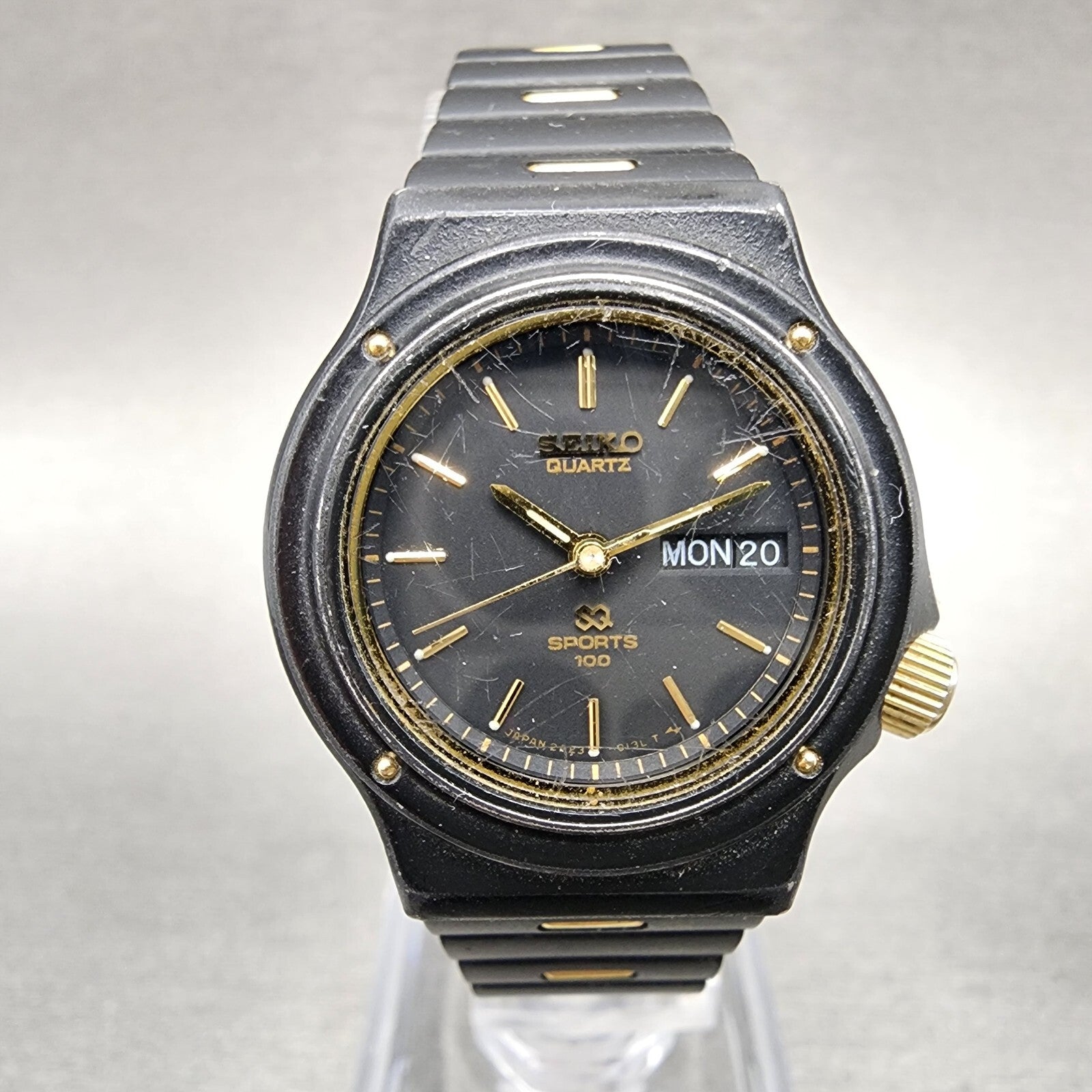 Seiko SQ Sports 100 Watch Women 26mm Black Dial Black Tone Dadyate Round New Bat0