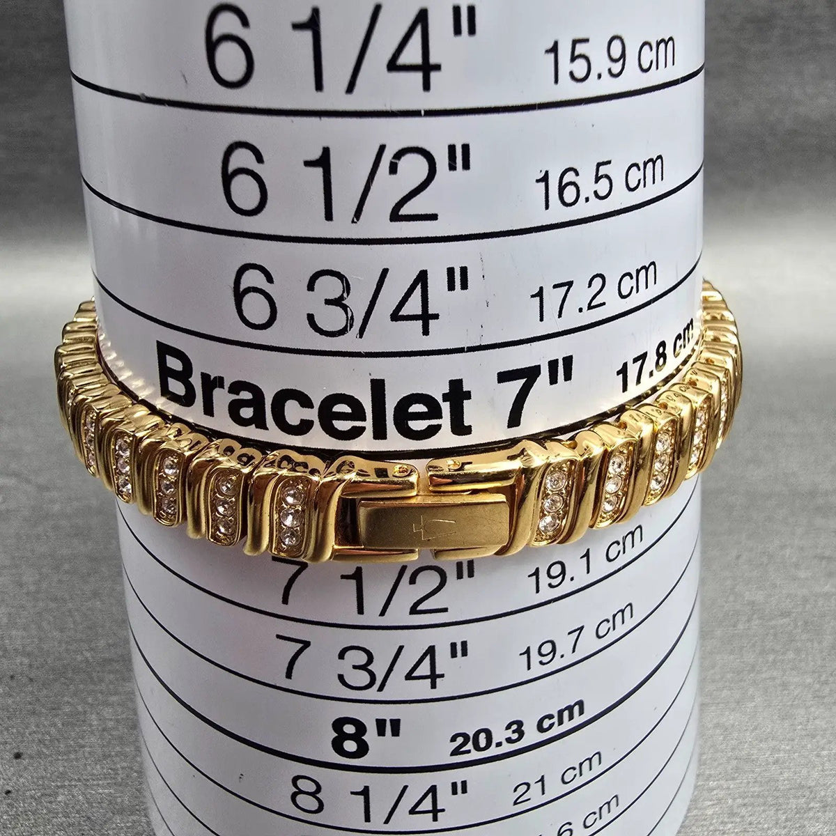 Bulova Watch Women 17mm White Dial Gold Tone Oval Gemmed 97V23 New Battery9