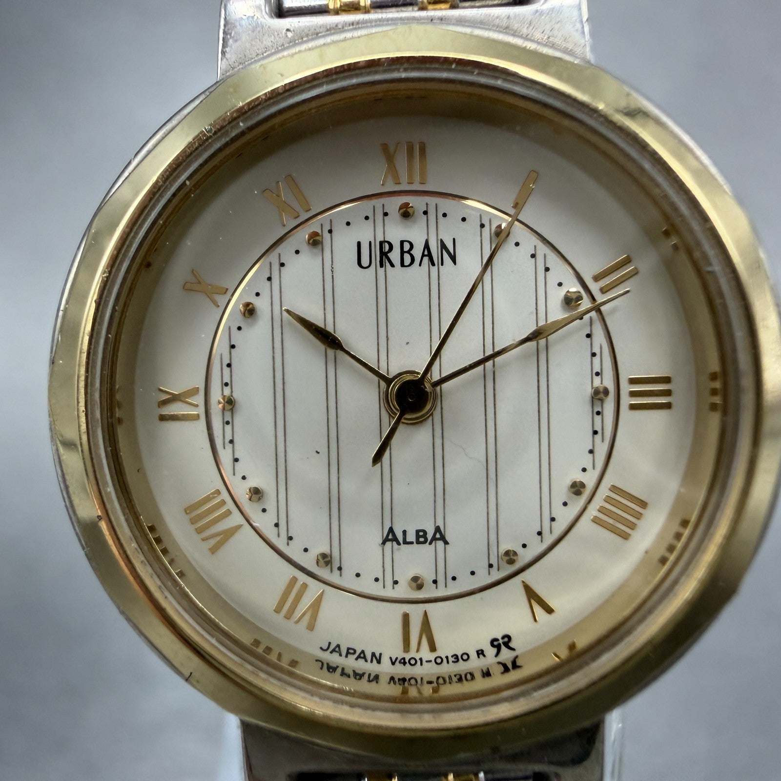 Seiko Alba Urban Watch Women 24mm Cream Dial Two Tone V401-0040 New Battery1