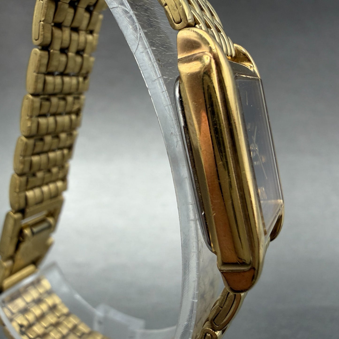 Seiko Tank Watch Women 18mm Black Dial Gold Tone Rectangle V401-5650 New Batt JO3