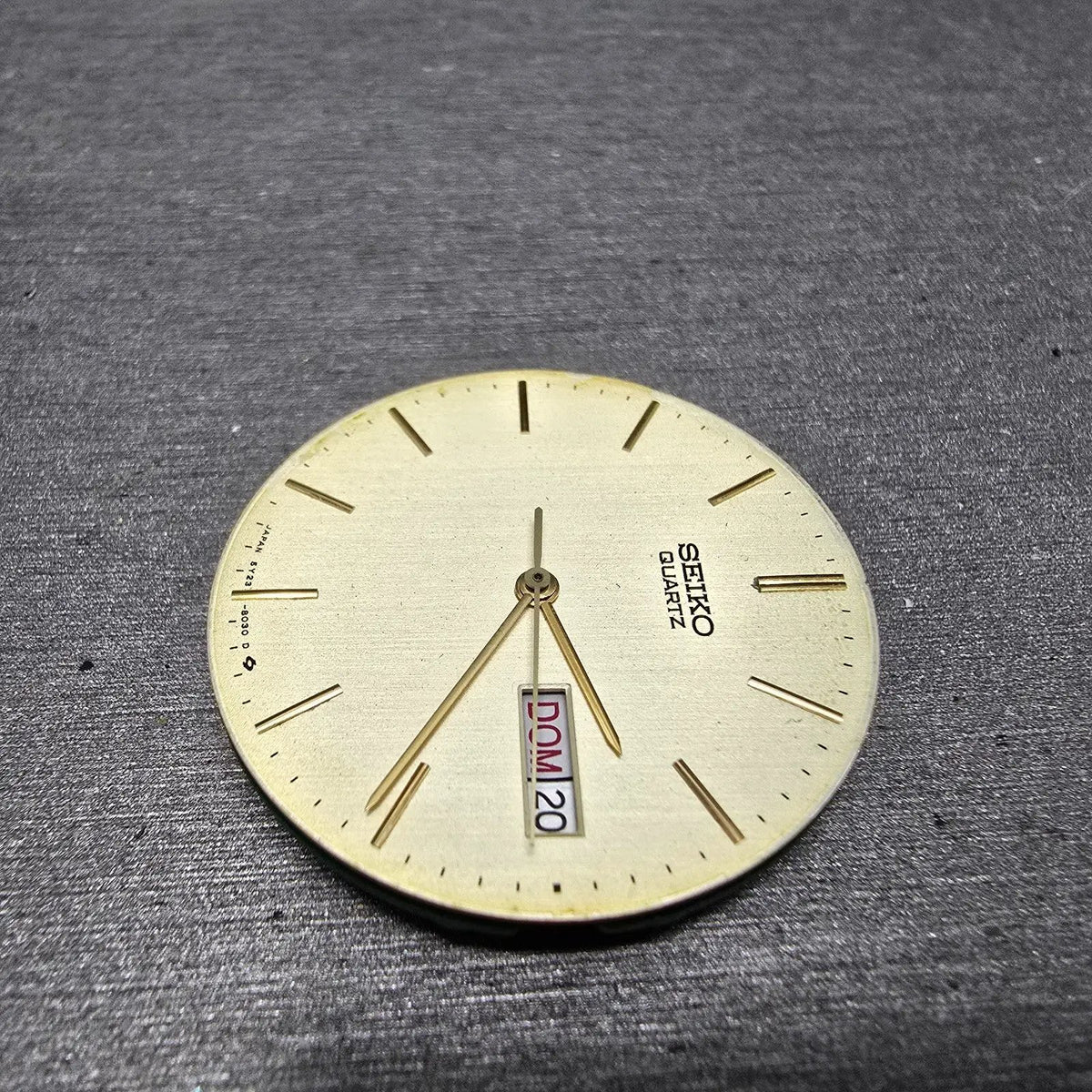 Seiko 5Y23A Quartz Movement Works Daydate W/Case And Hands Vintage9