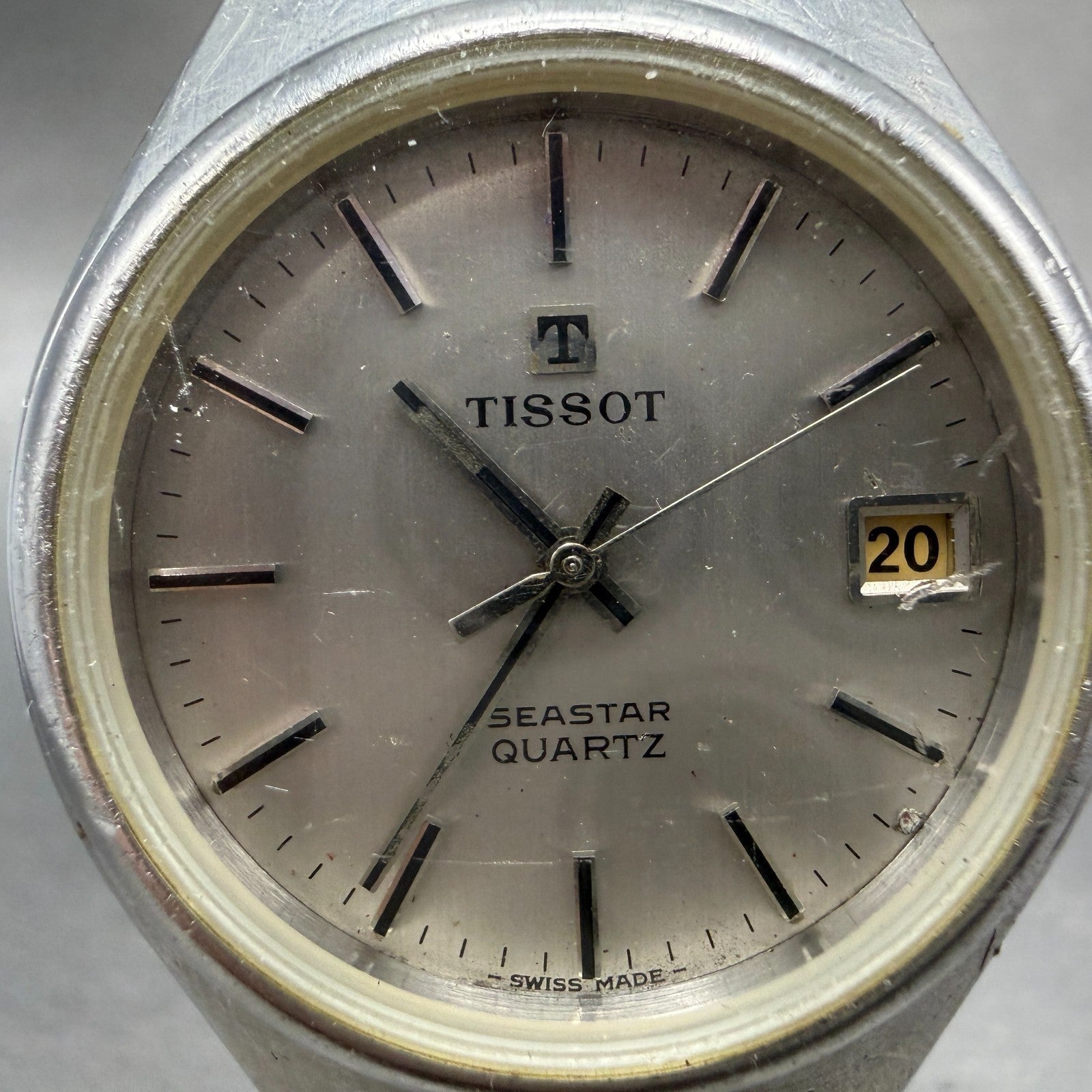 Tissot Seastar Quartz Watch Men Silver Dial Steel Date Round Vintage PARTS2
