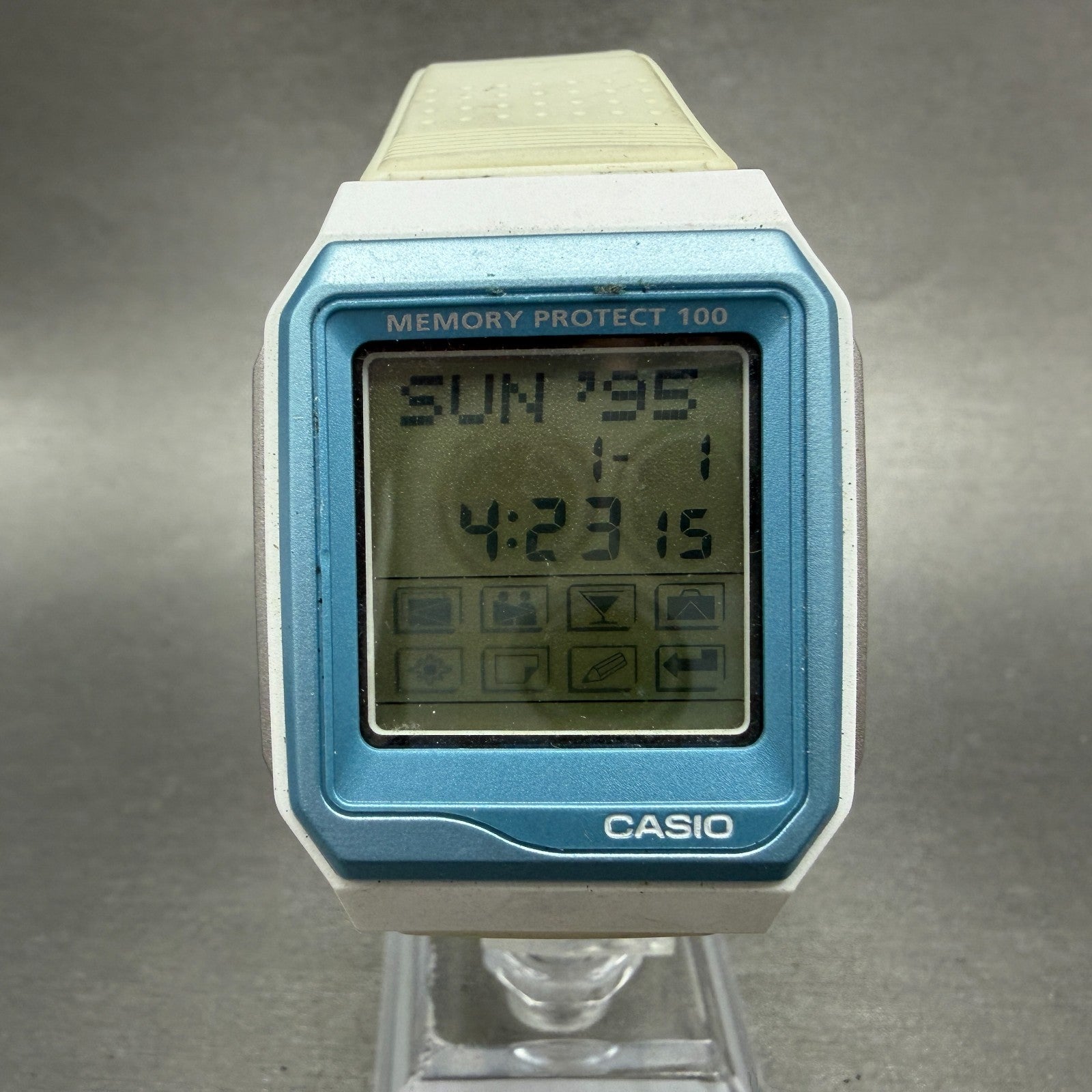 Casio HotBiz Watch Men 35mm Digital White Blue Rectangle VDB-101JIM New Battery0