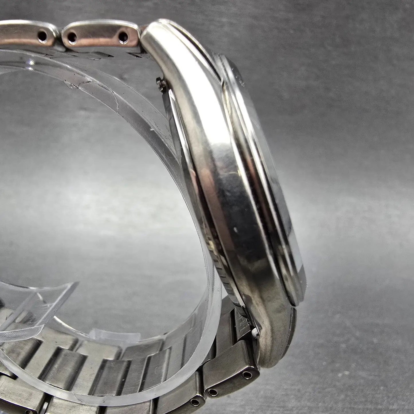 Seiko Atomic Solar Watch Men 39mm White Dial Titanium Date Round 7B42-0AN0 PARTS4