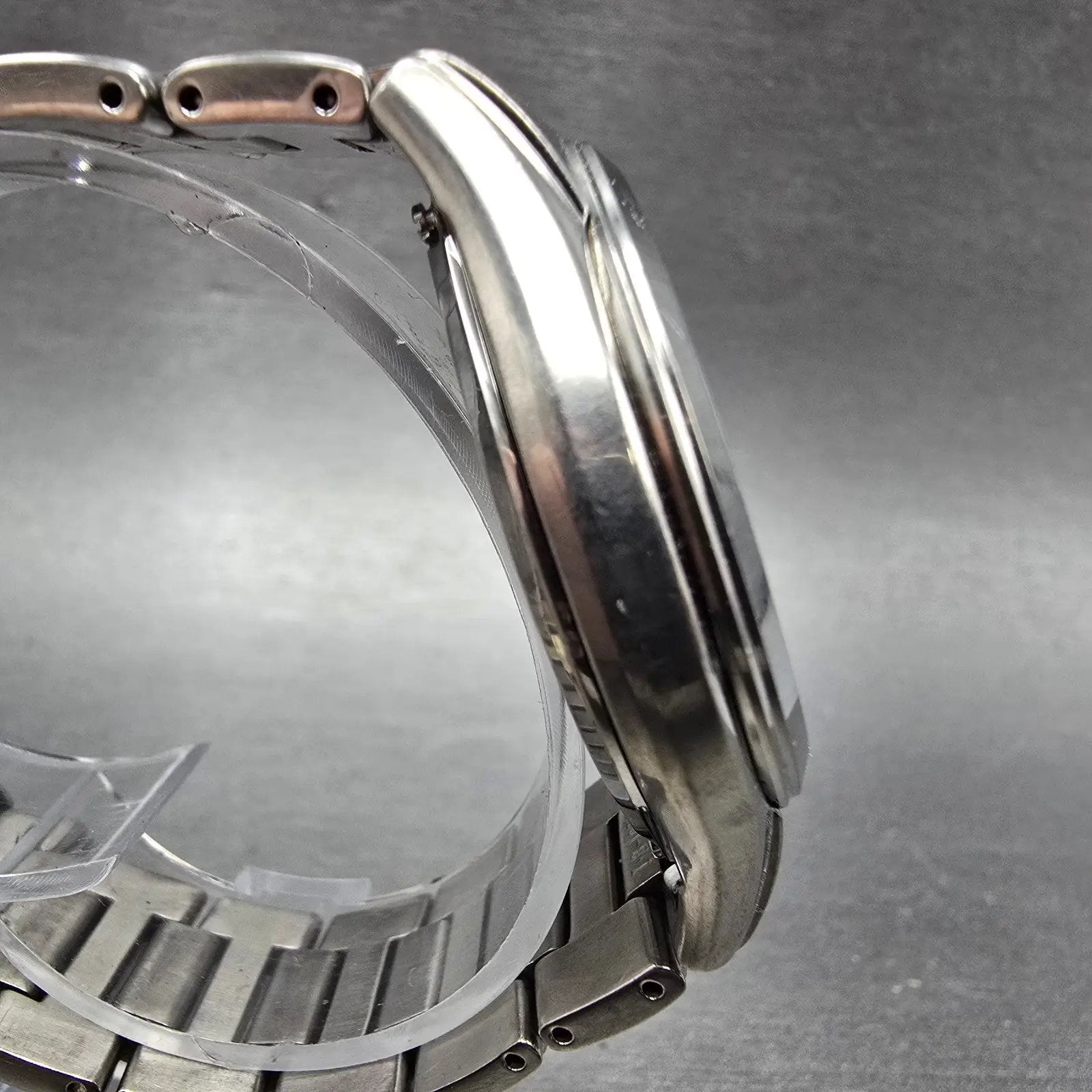 Seiko Atomic Solar Watch Men 39mm White Dial Titanium Date Round 7B42-0AN0 PARTS4