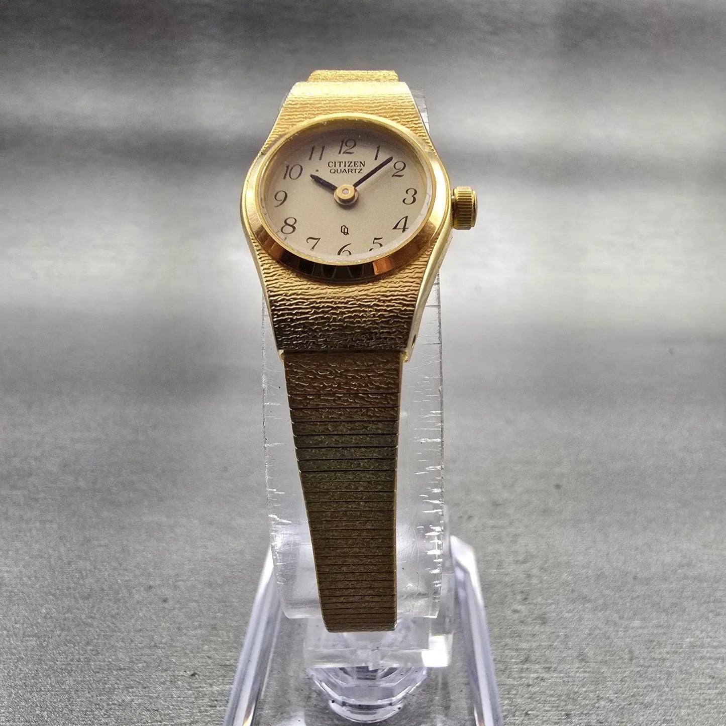 Citizen CQ Watch Women 17mm Champagne Dial Gold Tone Oval 3220-890779 New Batt5