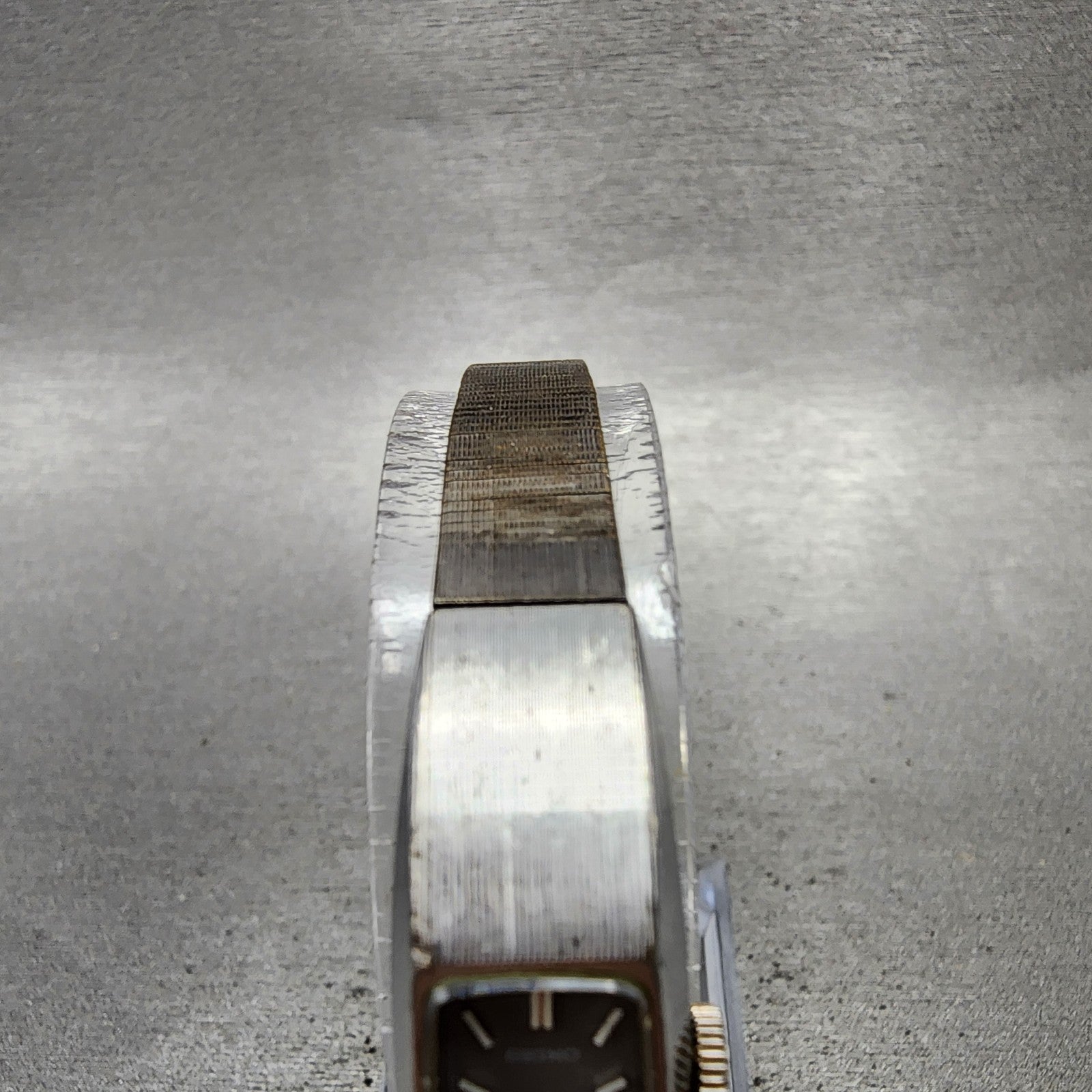 Seiko tank Watch Women 13mm Gray Dial Silver Tone Manual 15203570 Runs4