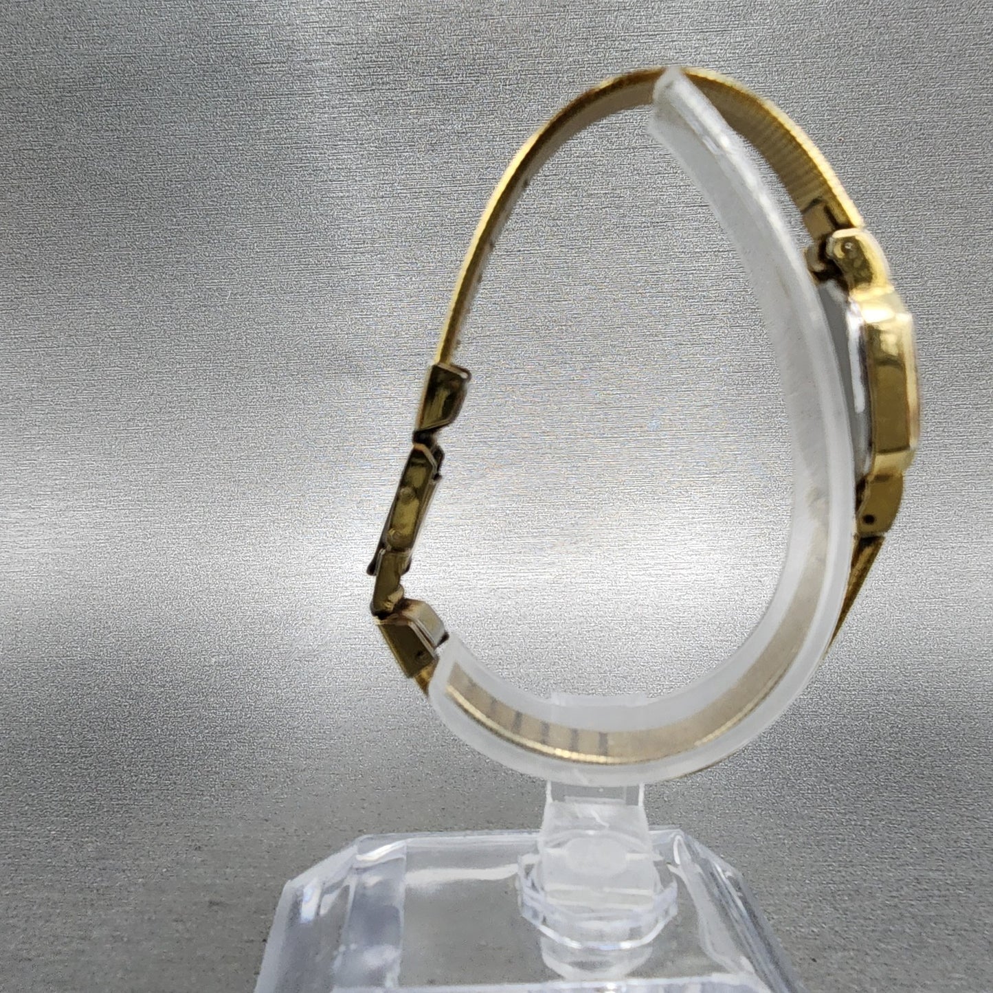 Citizen CQ Watch Women 16mm Champagne Dial Gold Tone 3220320352 New Battery7