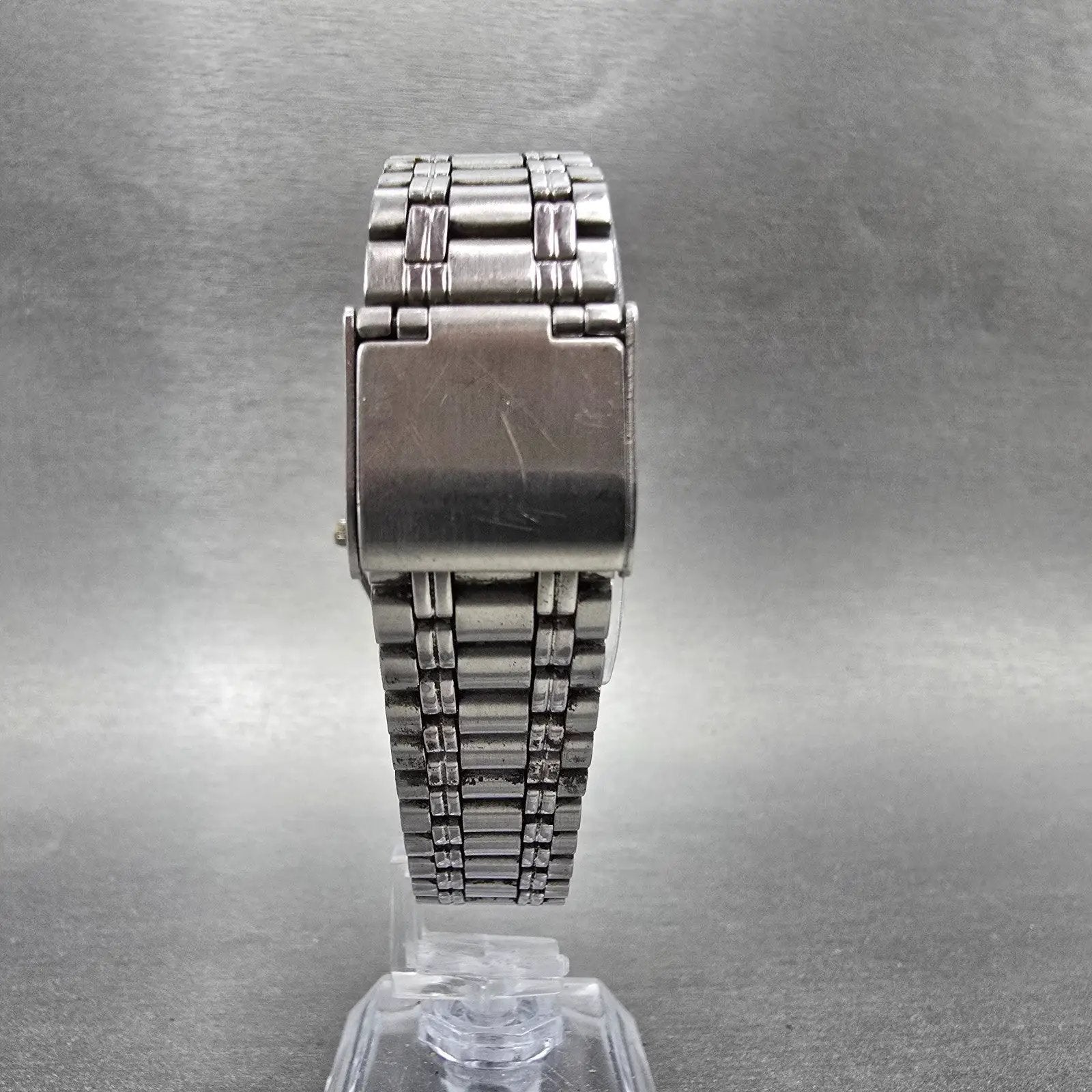 Citizen Q&Q Falcon Watch Men 34mm White Dial Silver Tone Round New Battery VTG7