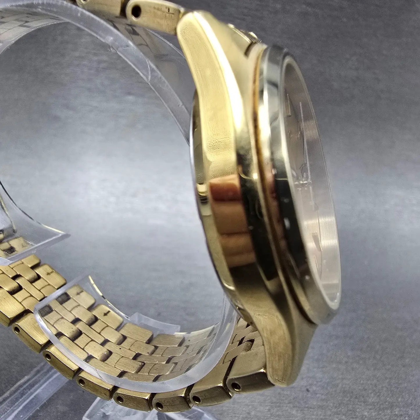Seiko Solar Watch Men 37mm Champagne Dial Gold Tone Daydate V158-0aa0 Runs NKJWW3