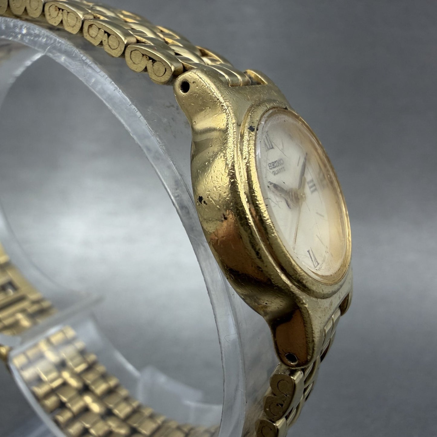 Seiko Watch Women 19mm White Dial Gold Tone Round V4010518 New Battery3