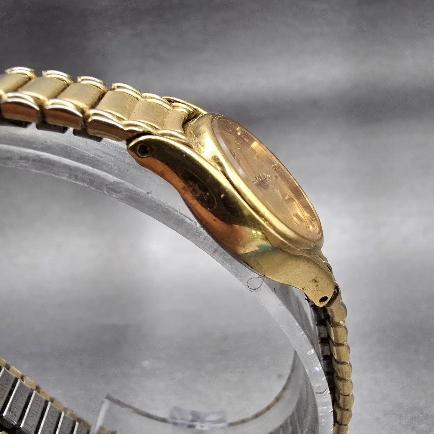 Seiko Watch Women 20mm Gold Dial Gold Tone Round 1N01-0E19 New Battery Vintage3