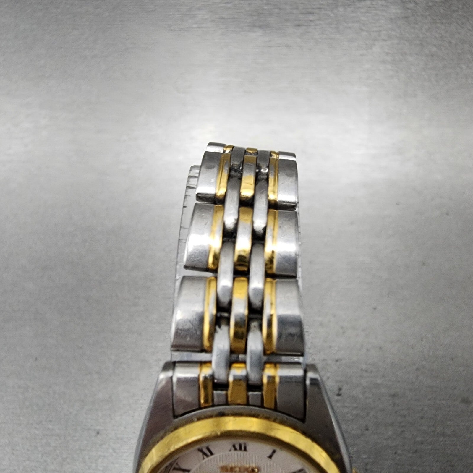 Seiko Watch Women 24mm White Dial Two Tone Date Round 7N826001 New Battery4