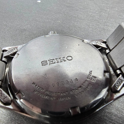 Seiko Solar Watch Men 37mm Black Dial Silver Tone Daydate Round V158-0AB0 Runs7