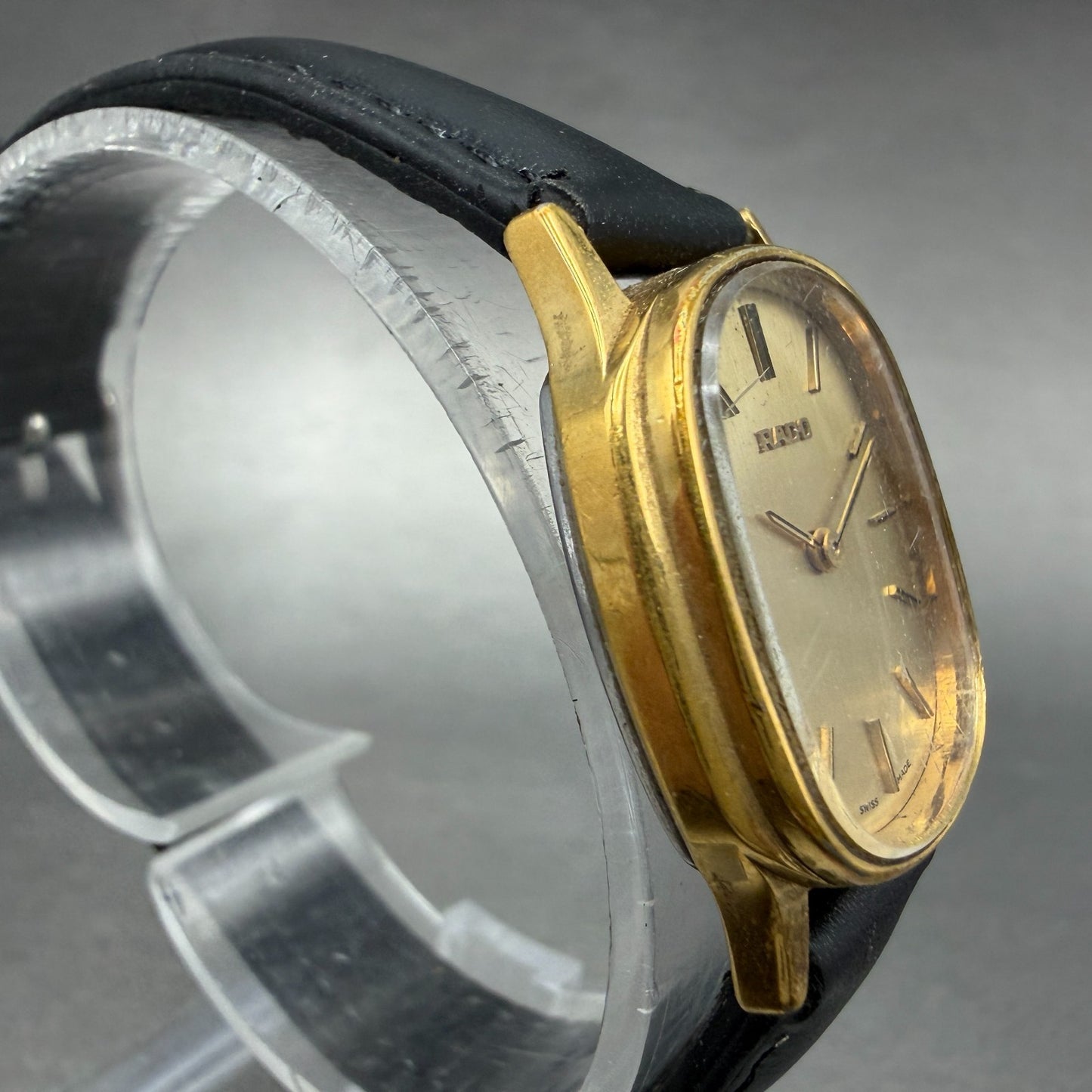 Rado Watch Women 22mm Gold Dial Gold Tone Oval Manual Wind Runs VTG 322.7881.23