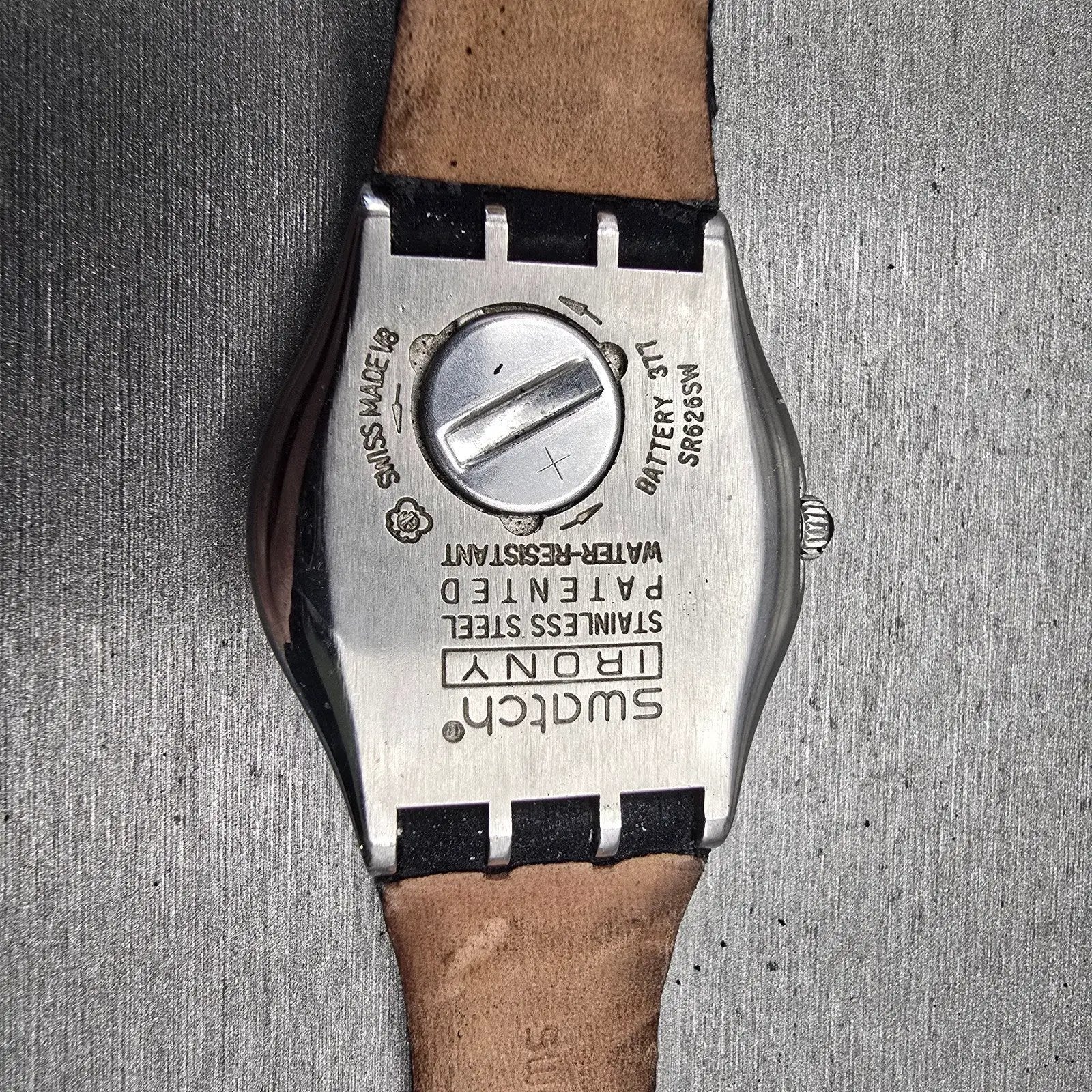 Swatch Irony BLACK FLOWER Watch Women Silver Dial Silver Tone YLS146 New Battery10