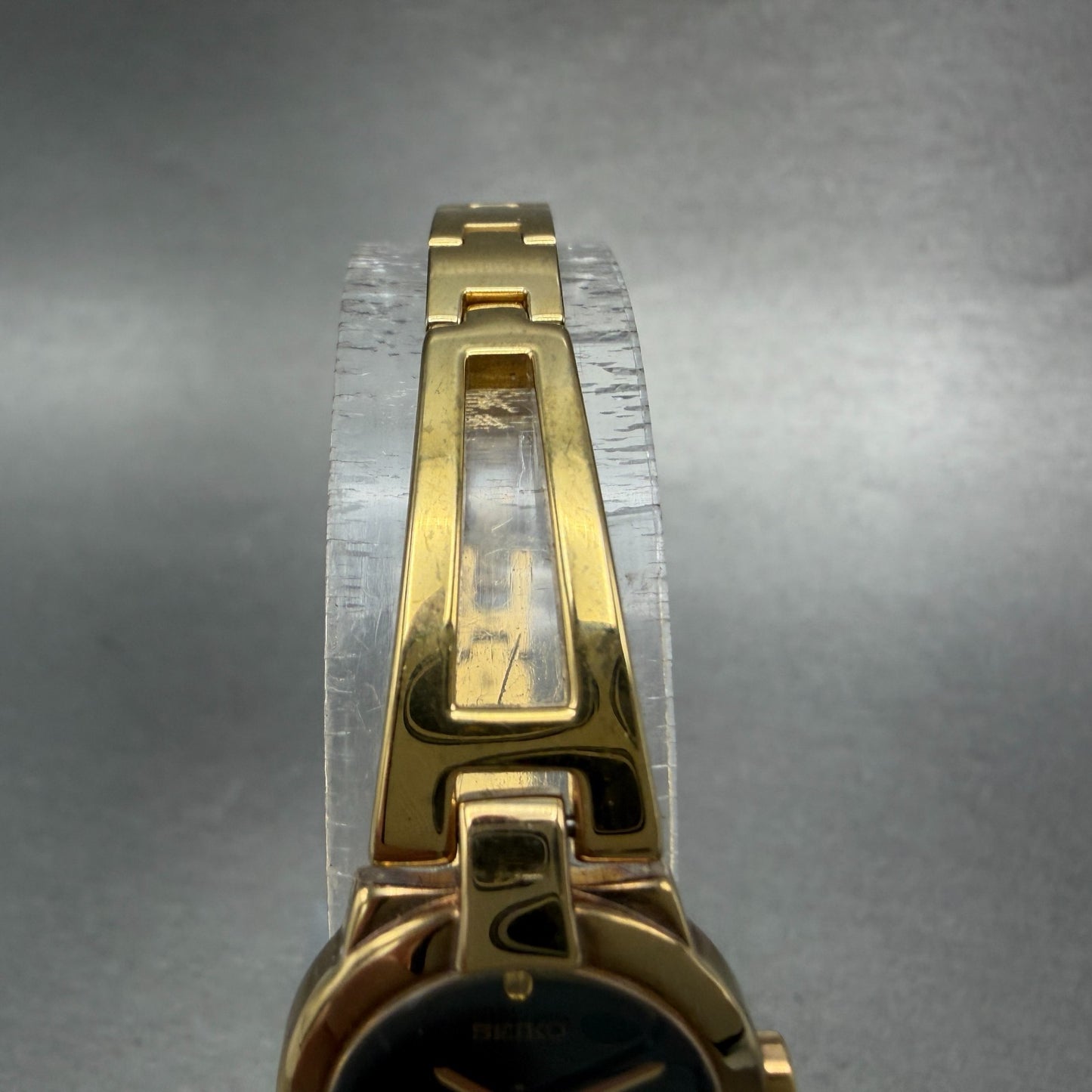 Seiko Watch Women 20mm Black Dial Gold Tone Round 1N00-0GM0 New Battery Vintage4