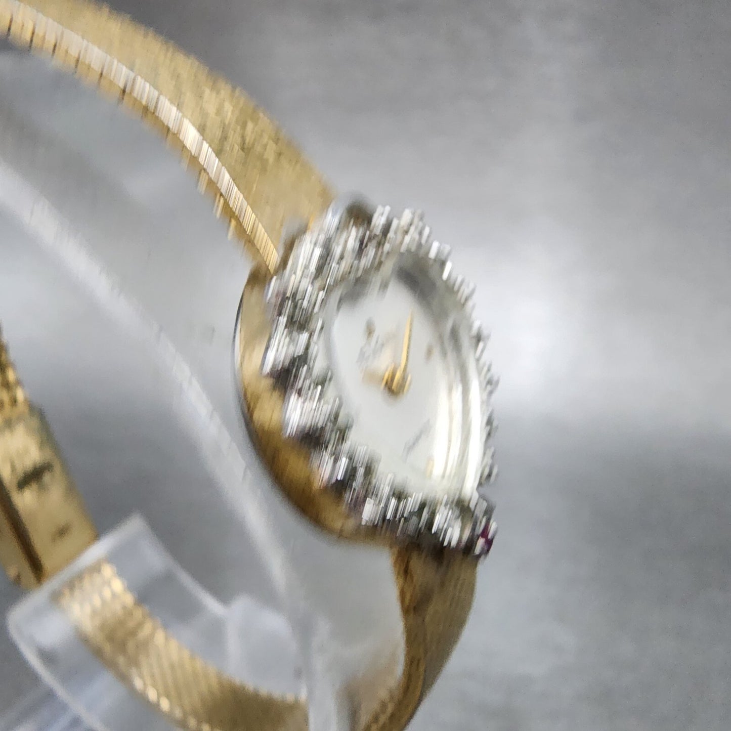 Elgin Watch Women Silver Dial Gold Tone Heart Shaped Gem Set bezel New battery3
