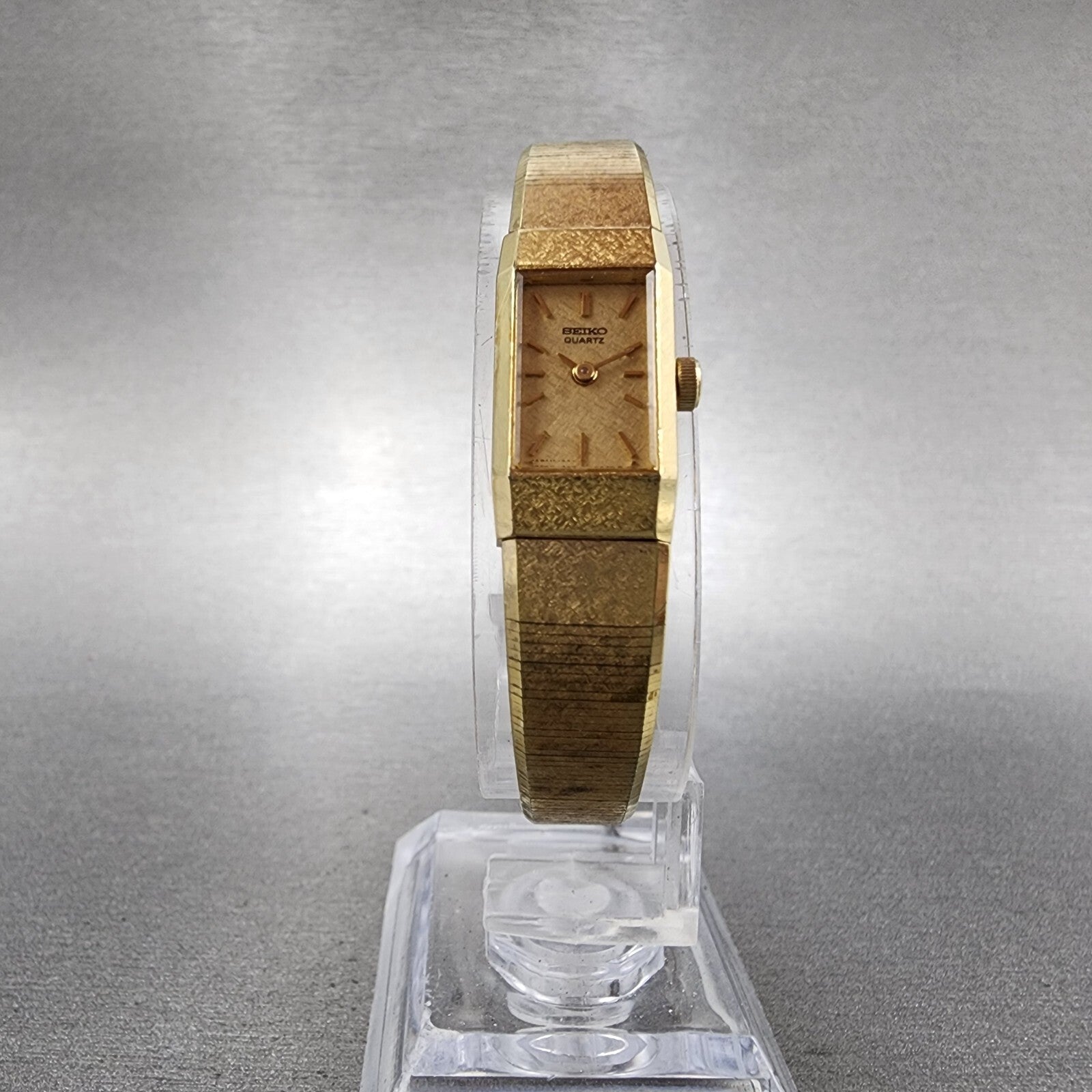 Seiko Tank Watch Women 12mm Gold Dial Gold Tone Rectangle 13205040 New Battery5