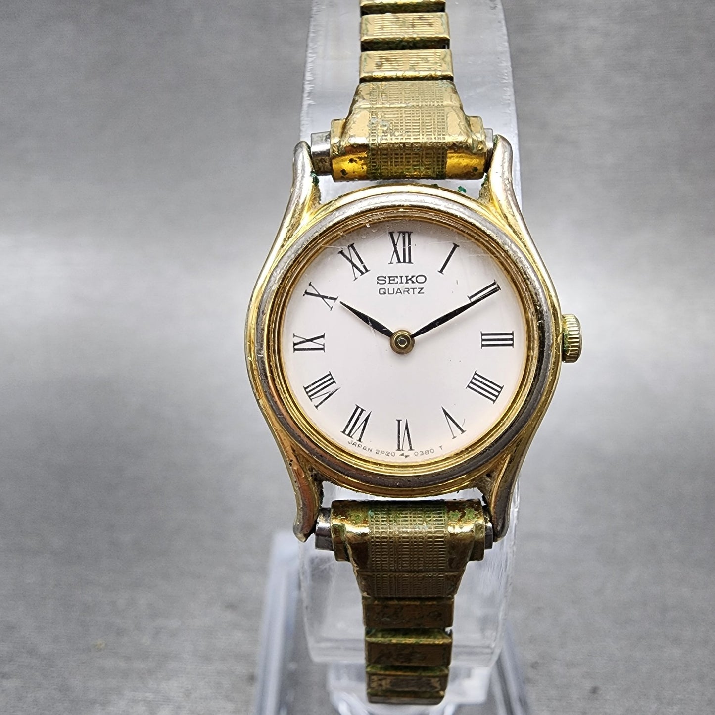 Seiko Watch Women 19mm White Dial Gold Tone Round 2p200089 New Battery0