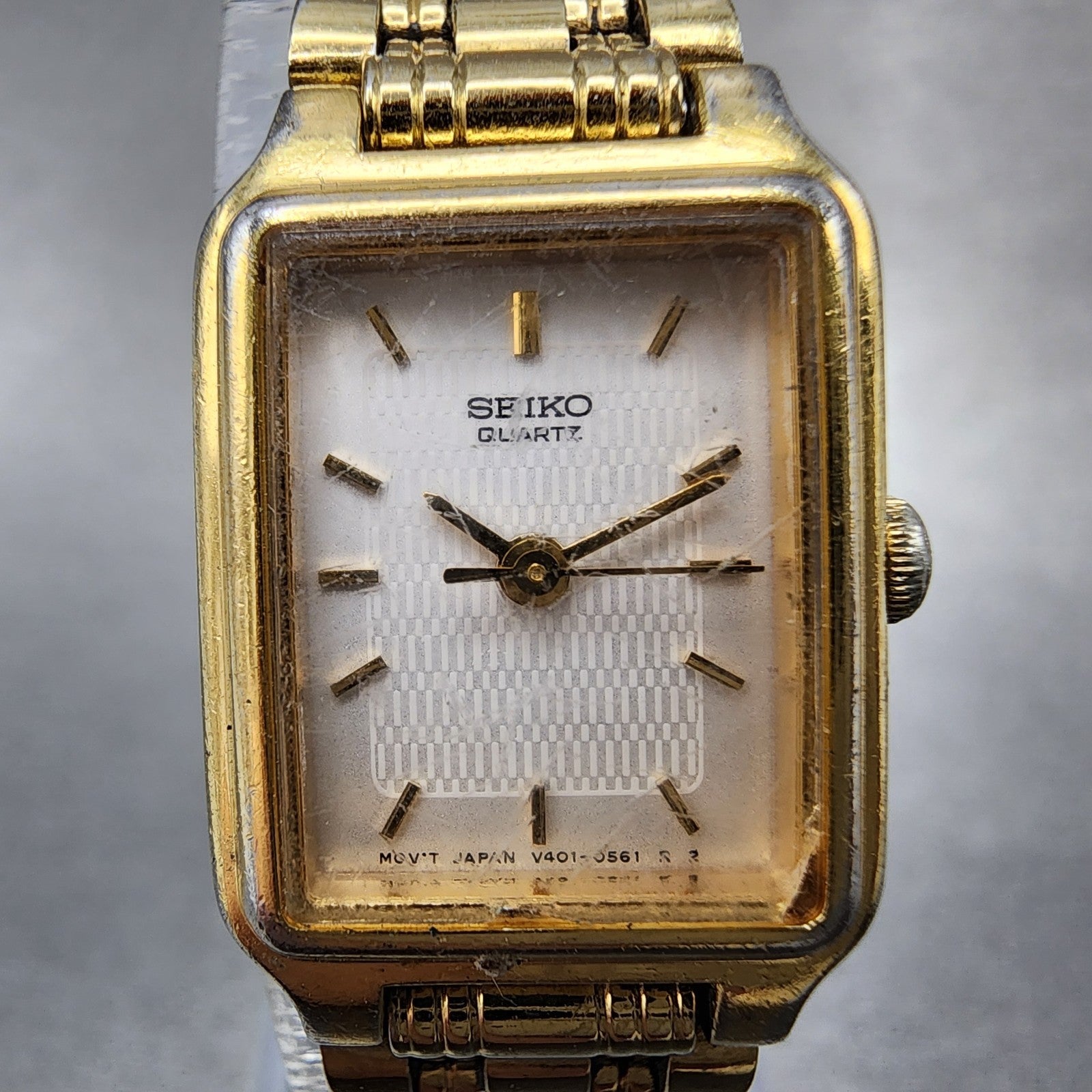 Seiko Tank Watch Women 18mm White Dial Gold Tone Rectangle V4015129 New Battery1