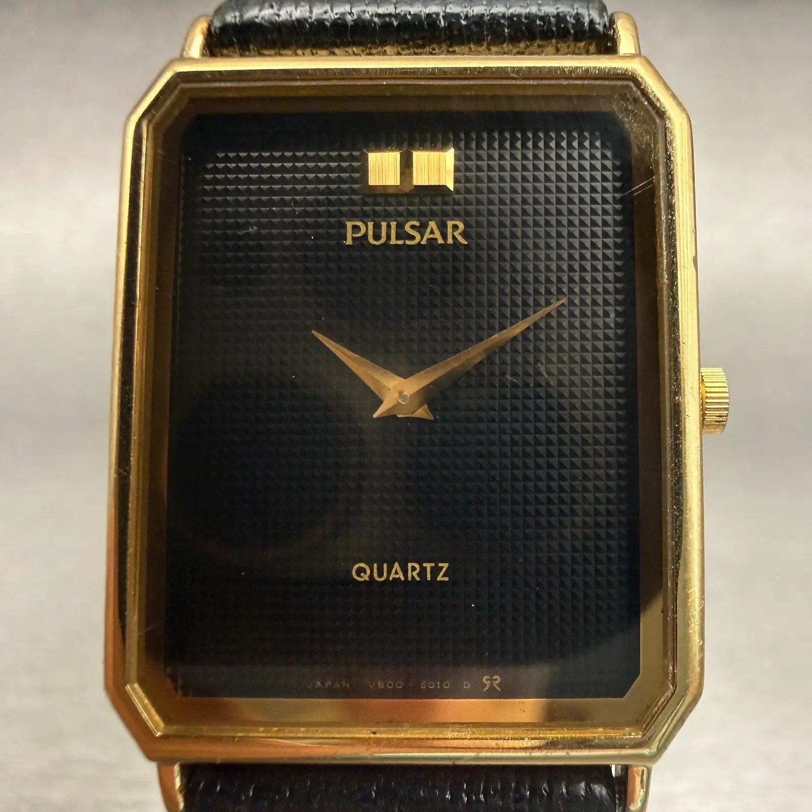 Seiko Pulsar Watch Men 25mm Black Dial Gold Tone Rectangle V800-5000 New Battery1