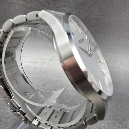 MVMT 40 Series Watch Men 40mm Silver Dial Stainless Steel Bracelet New Battery3