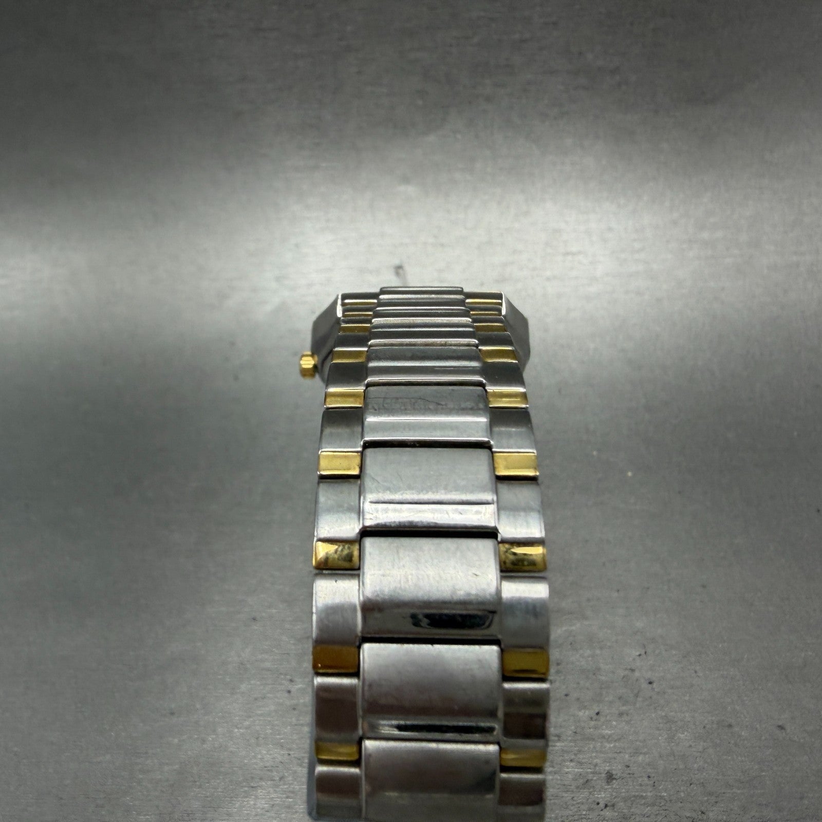 Bulova Watch Men 35mm White Dial Two Tone Date Round 98H04 New Battery7