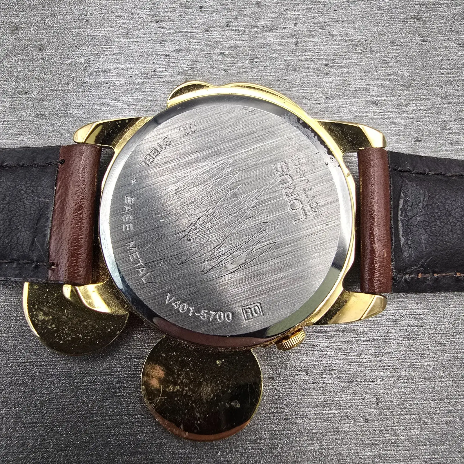 Lorus Mickey Mouse Watch Men 42mm Gold Dial Asymmetrical V401-5700 New Battery10
