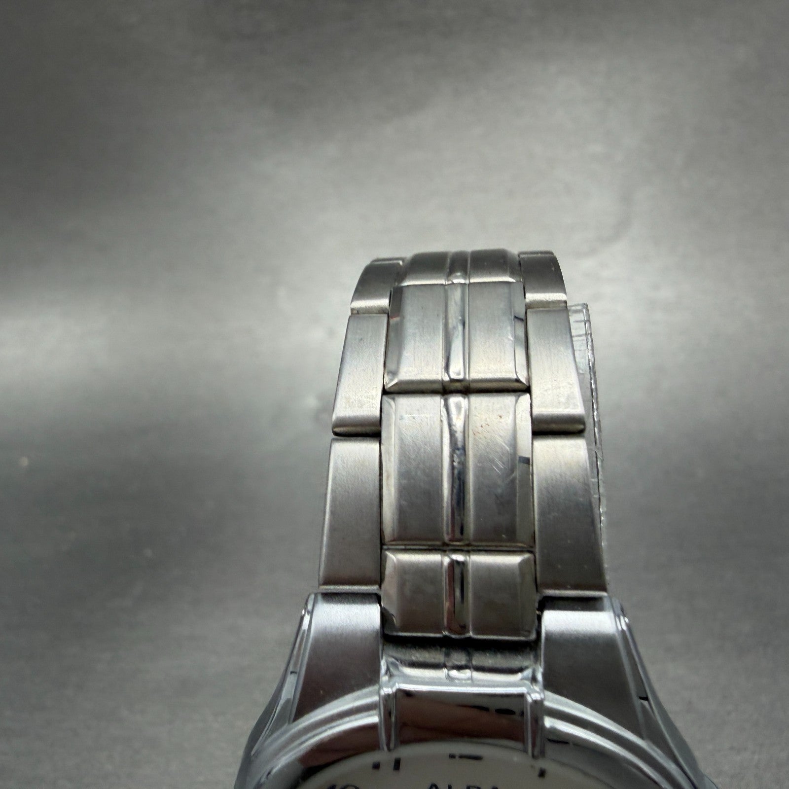 Seiko Alba Watch Men 35mm White Dial Silver Tone Round V501-0DP0 New Battery4