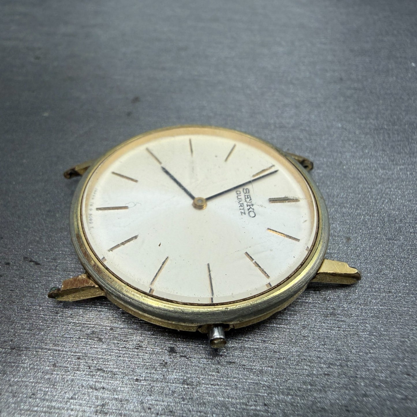 Seiko Watch Men 32mm White Dial Gold Tone Round HAS NO CROWN!!!! 7800-8049 PARTS6