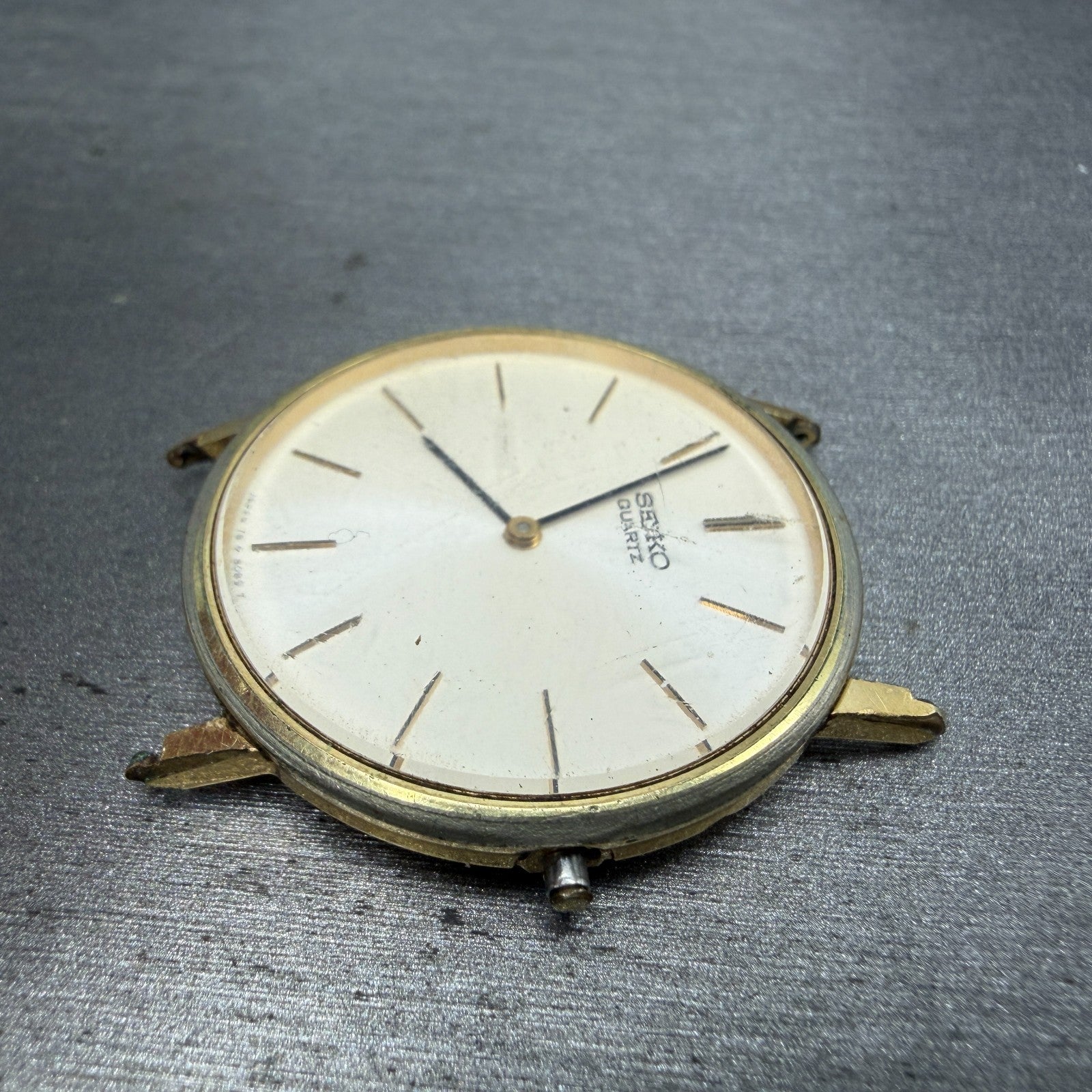 Seiko Watch Men 32mm White Dial Gold Tone Round HAS NO CROWN!!!! 7800-8049 PARTS6