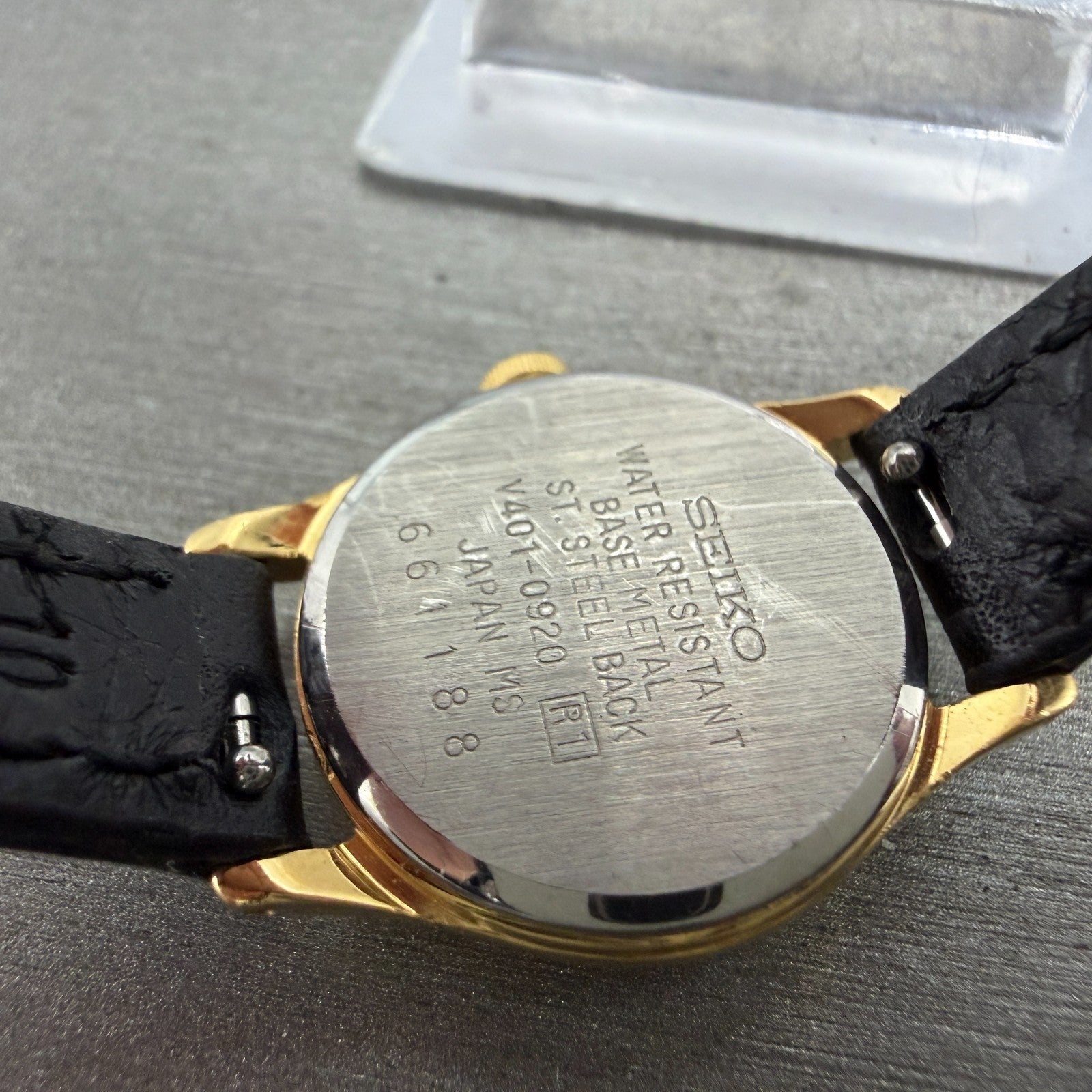 Seiko Watch Women 21mm Champagne Dial Gold Tone Round V401-0920 New Battery9