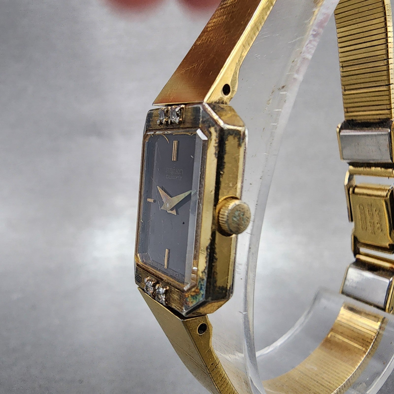 Seiko Tank Watch Women 14mm Brown Dial Gold Tone Rectangle 2e205099 New Battery2