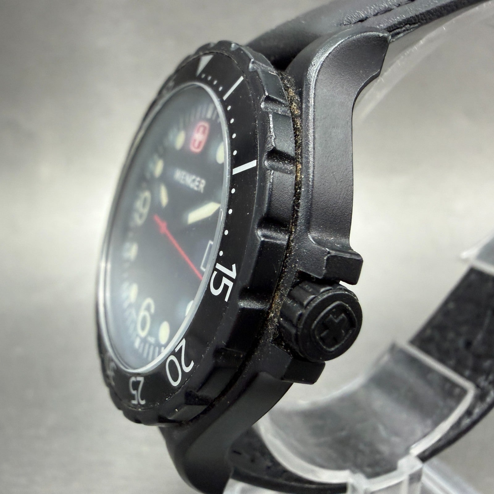 Wenger Dive Watch Men 41mm Black Dial Black Tone Date Round 709DX New Battery2