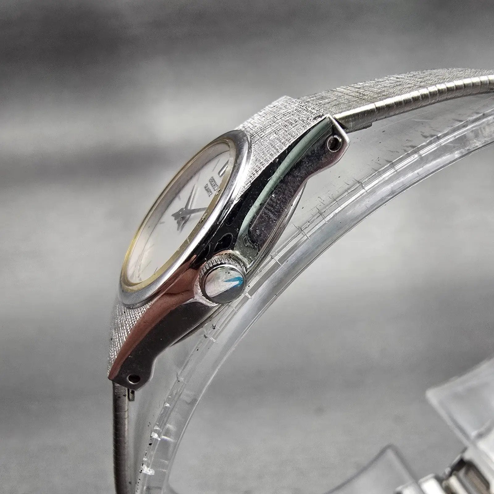 Seiko Watch Women 17mm Silver Dial Silver Tone Round 2P20-0329 New Battery VTG2