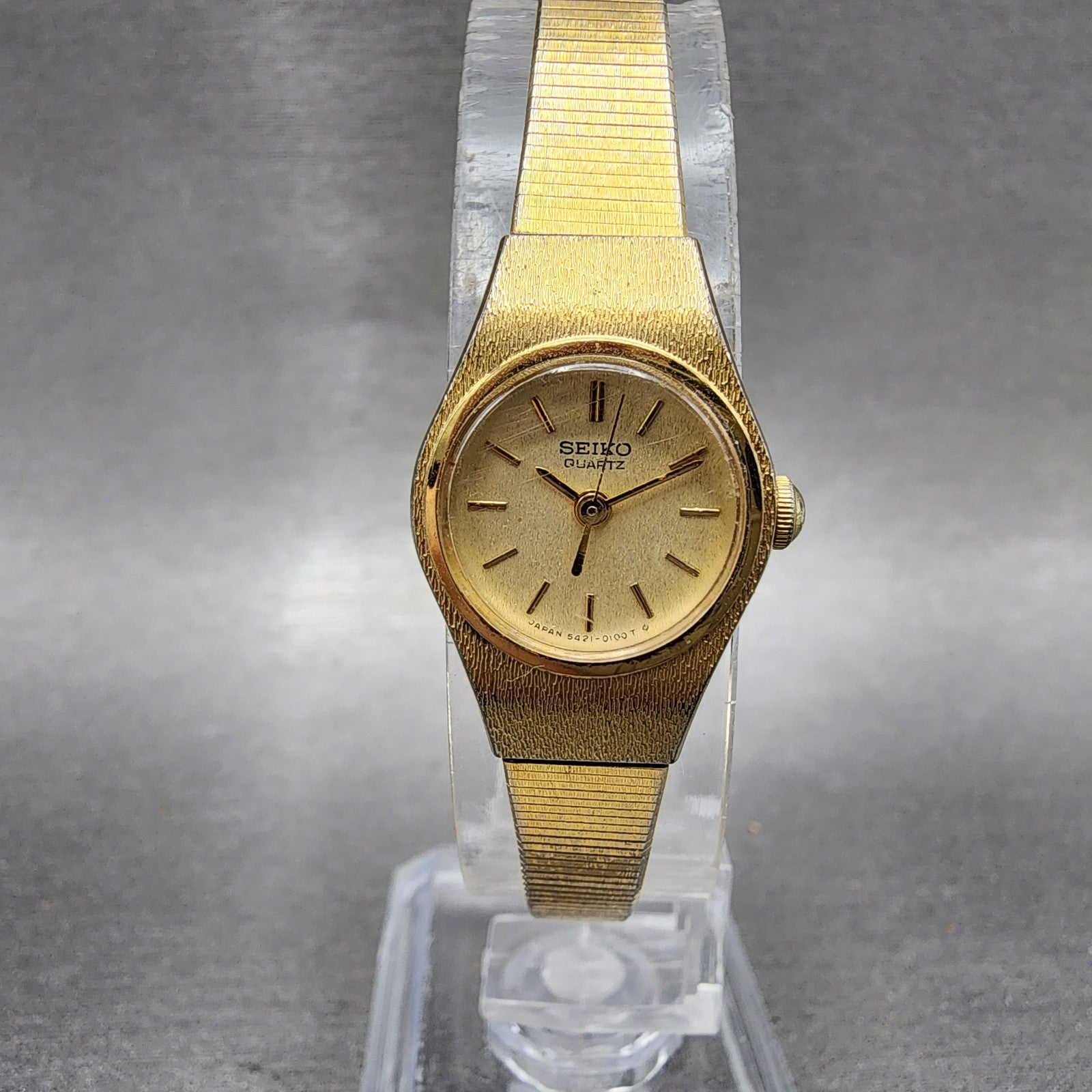 Seiko Watch Women 17mm Champagne Dial Gold Tone Round 54210039 New Battery0