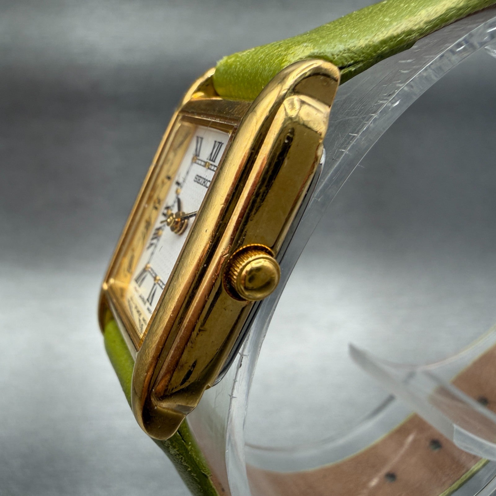 Seiko Tank Watch Women 18mm White Dial Gold Tone Rectangle V401-5650 New Battery2