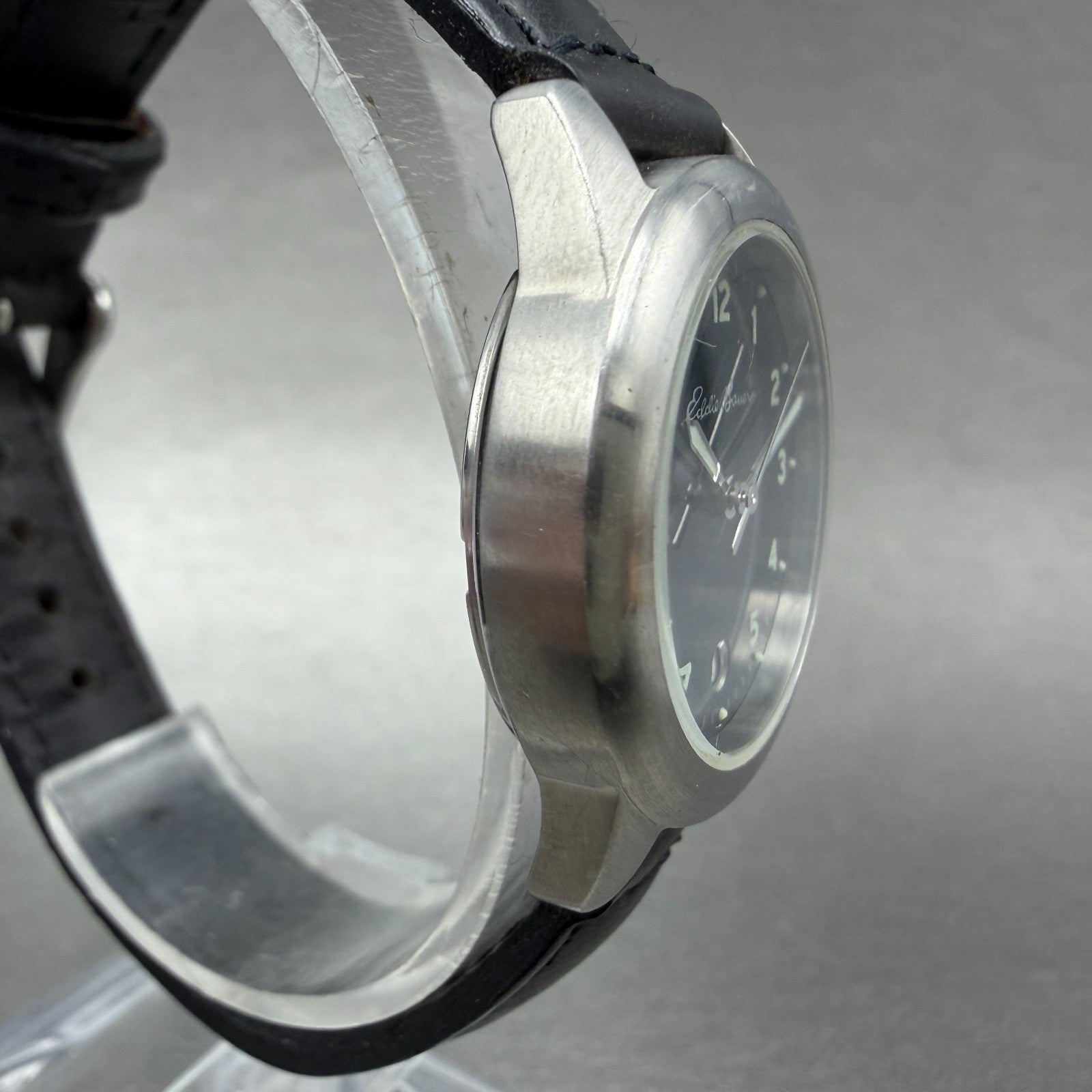 Eddie Bauer Watch Women 29mm Black Dial Silver Tone Date Round New battery3