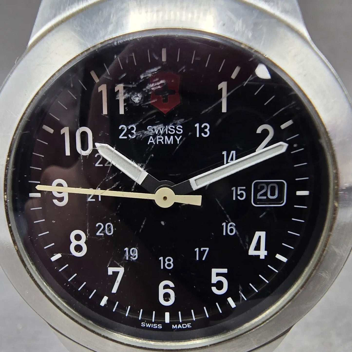 Victorinox Swiss Army Maverick Watch Men 42mm Black Dial Silver Tone Date Newbat1