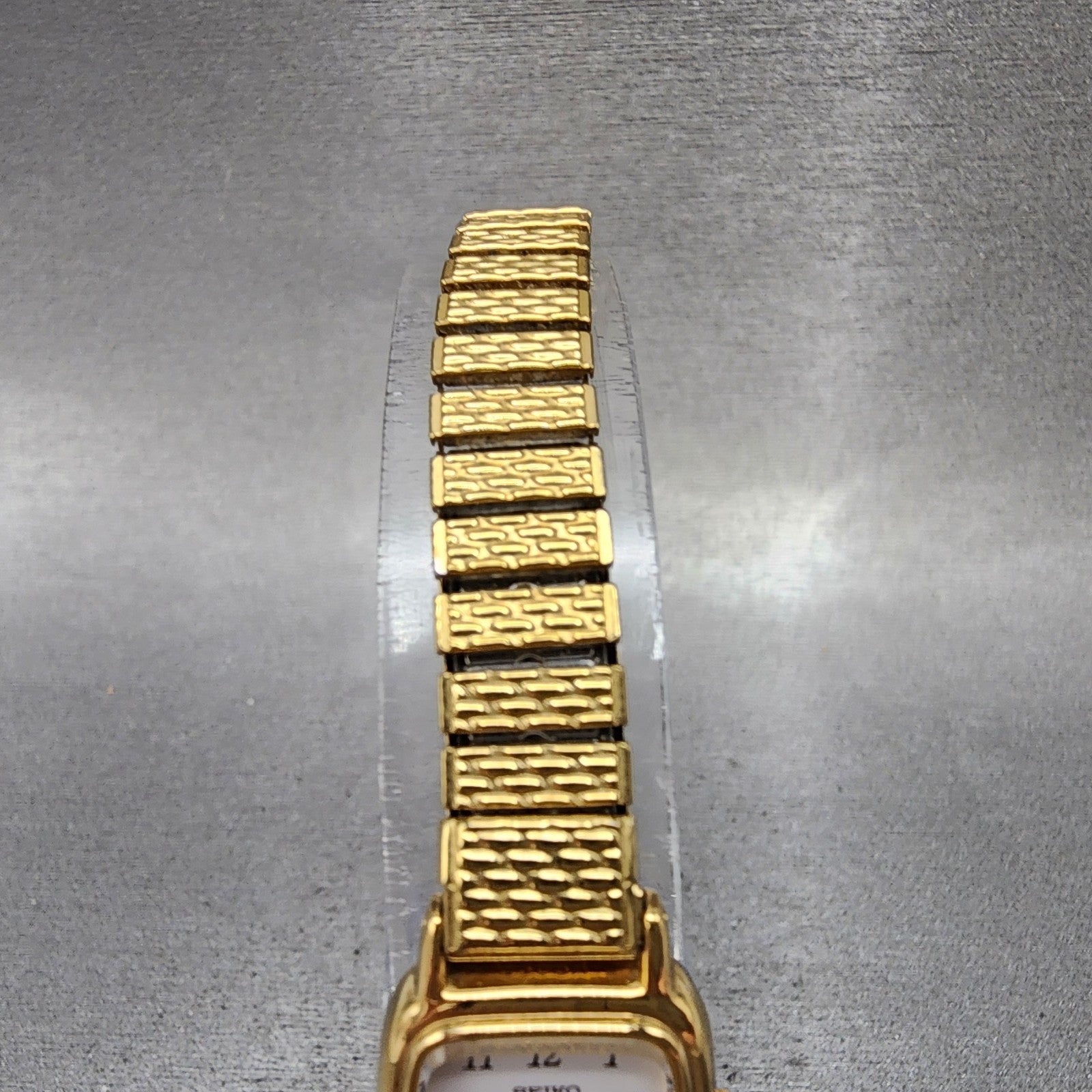 Seiko Watch Women 18mm White Dial Gold Tone Rectangle 1N005K29 New Battery3