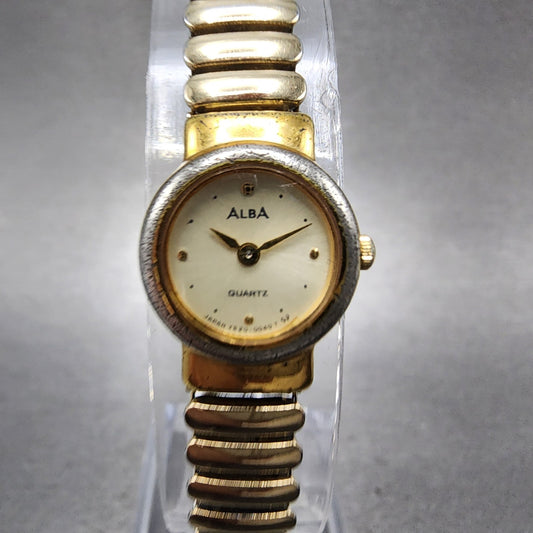 Seiko Alba Watch Women 15mm Silver Dial Gold Tone Y5200020 New Battery0