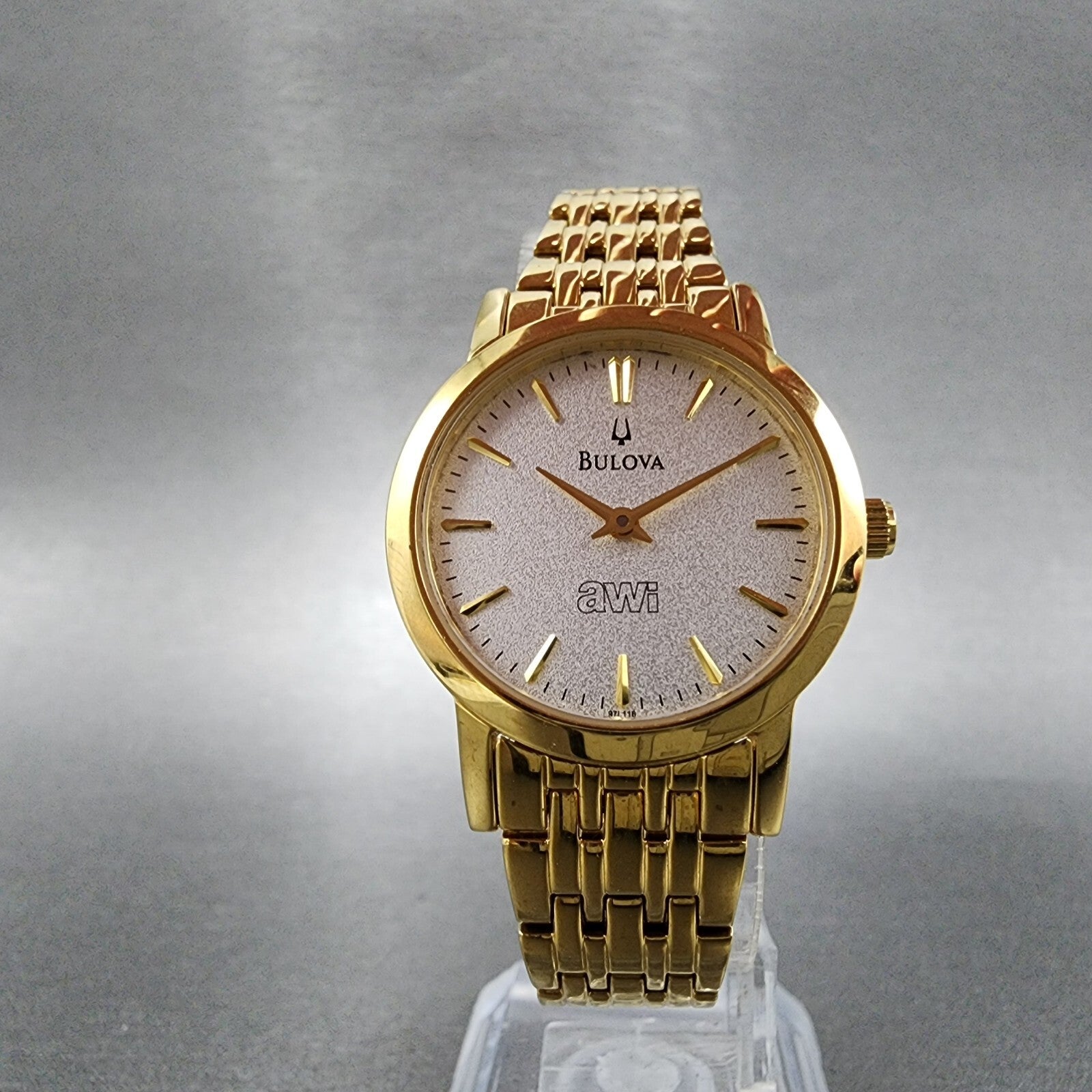 Bulova Watch Women 27mm Silver Dial Gold Tone Round 97L116 New Battery5