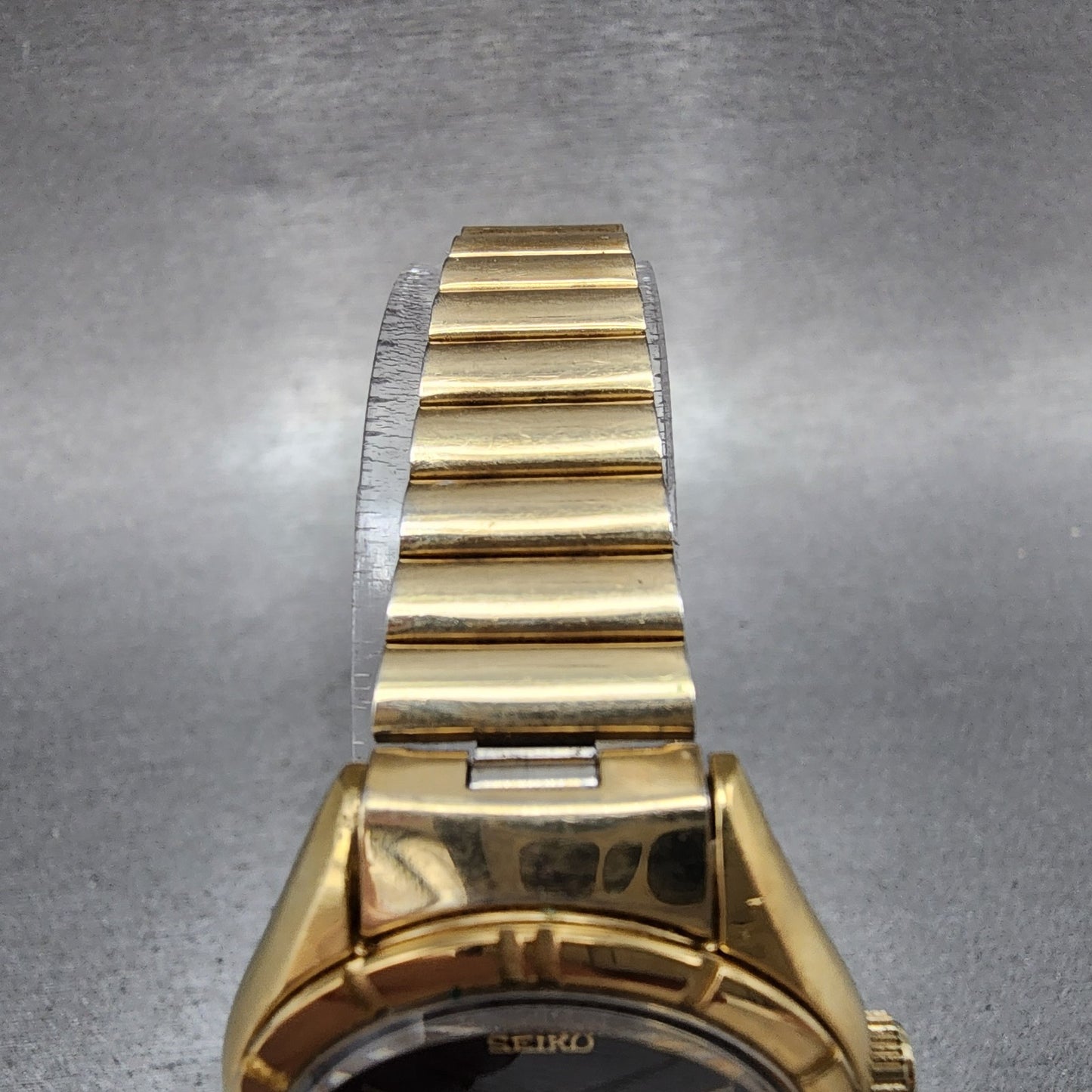 Seiko SQ Watch Women 27mm Black Dial Gold Tone Date 43020039 New Battery4