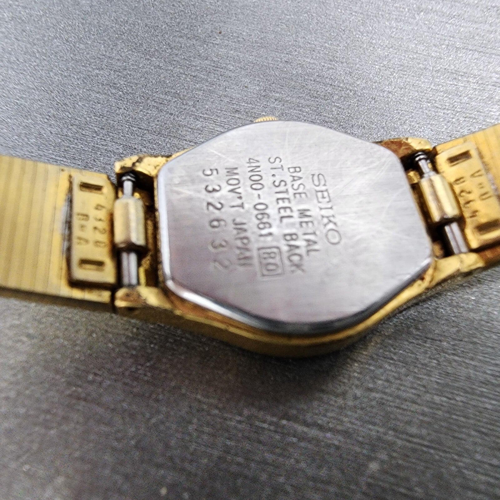 Seiko Watch Women 19mm Champagne Dial Gold Tone 4n000661 New Battery10
