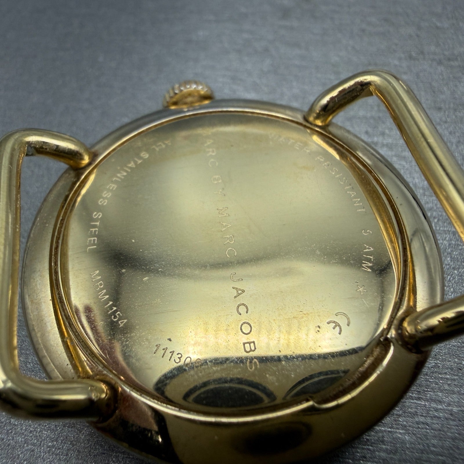 Marc Jacobs Amy Watch Women 36mm Black Dial Gold Tone Round MBM1154 New battery10