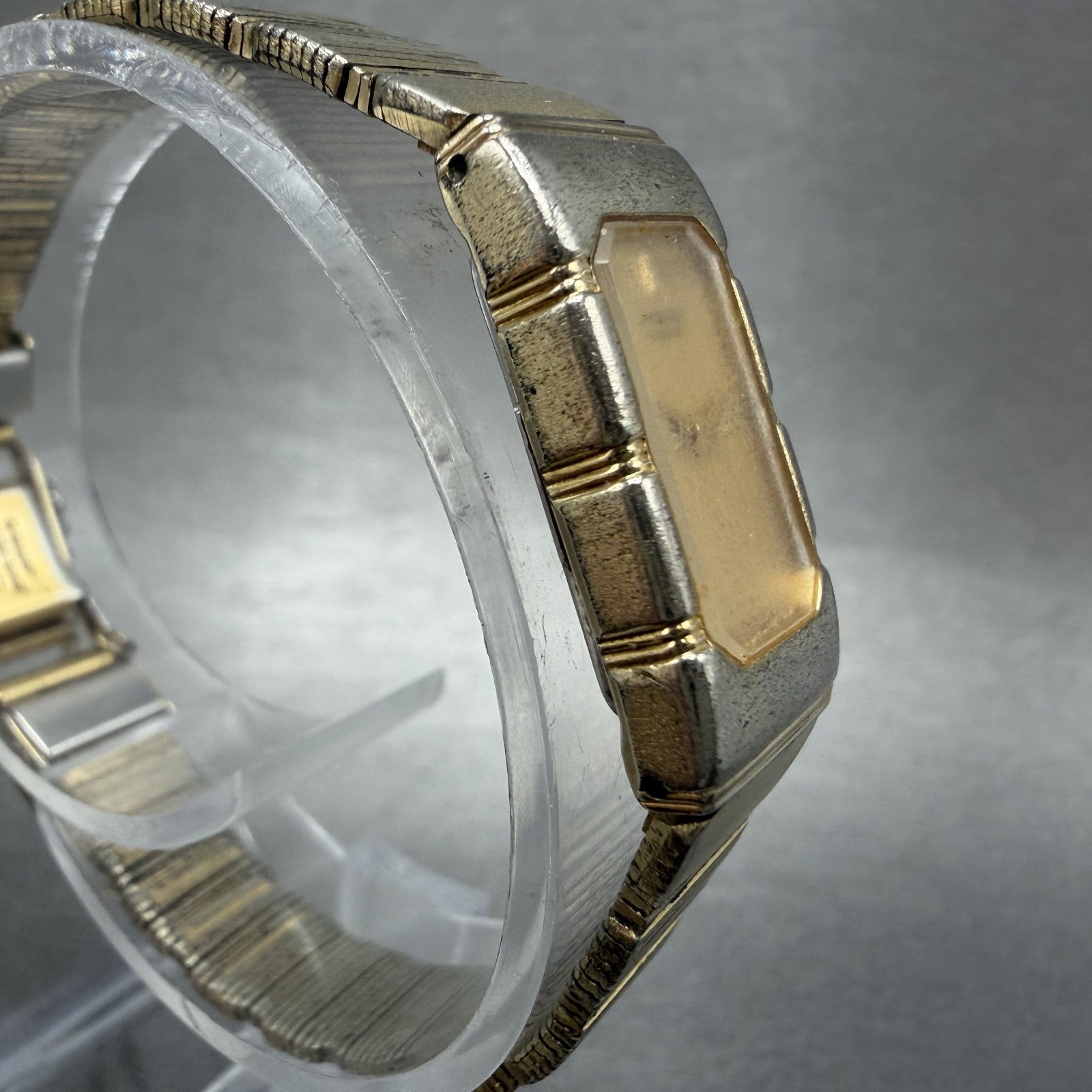 Seiko Tank Watch Women 13mm Champagne Dial Gold Tone 2E205039 New Battery3