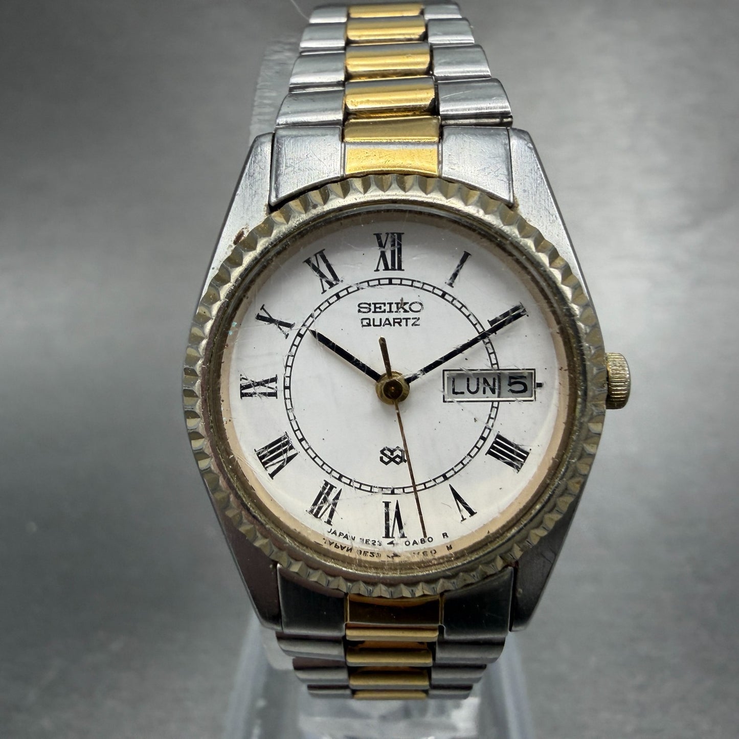 Seiko SQ Watch Women 24mm White Dial Two Tone Daydate Round 3E23-0A60 New Batt0